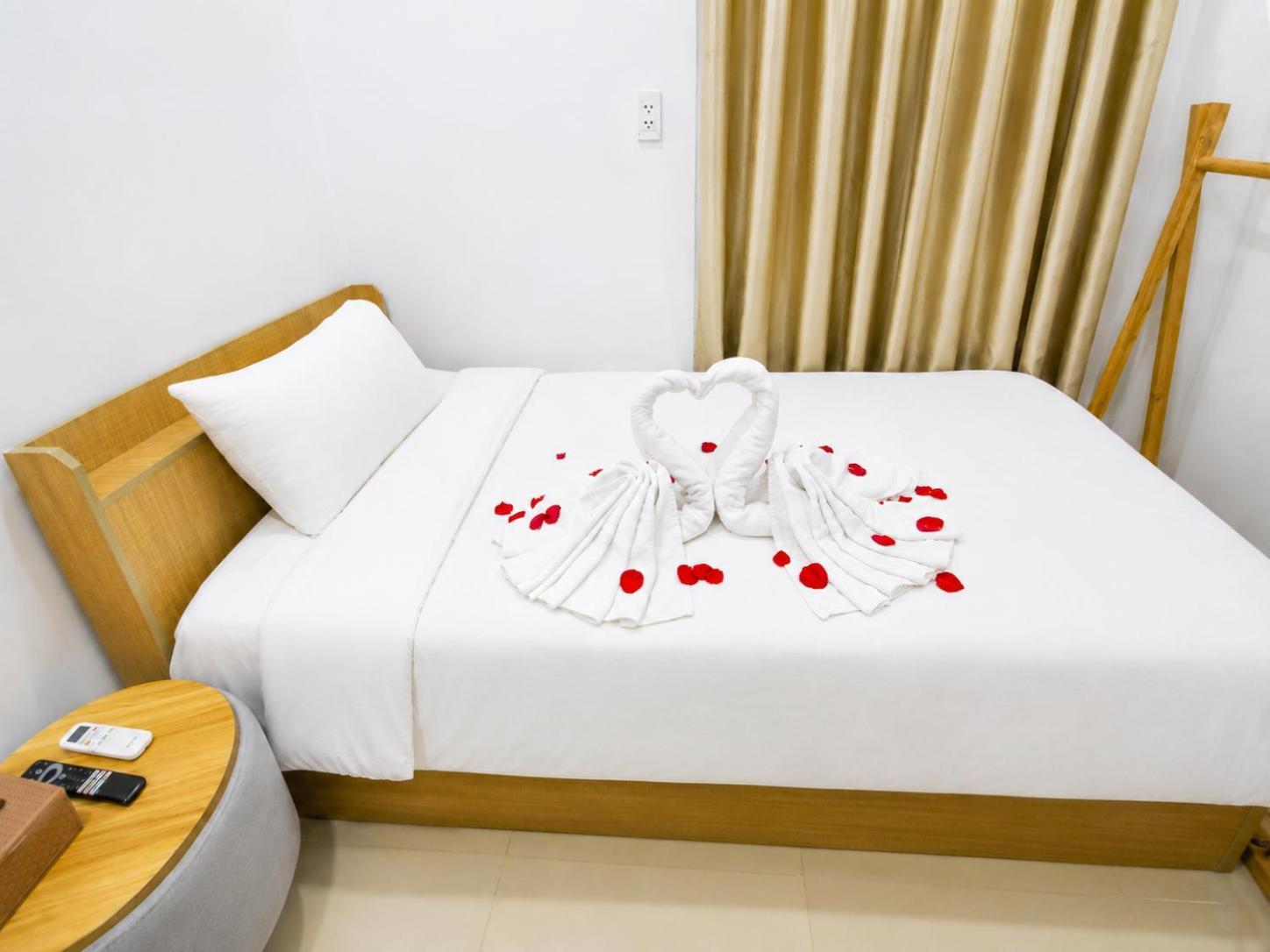 Single Room with Private Bathroom