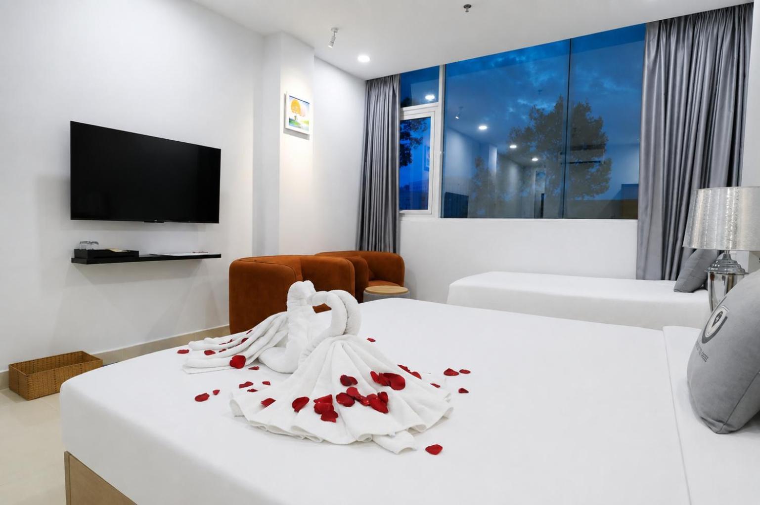 Triple Room with City View
