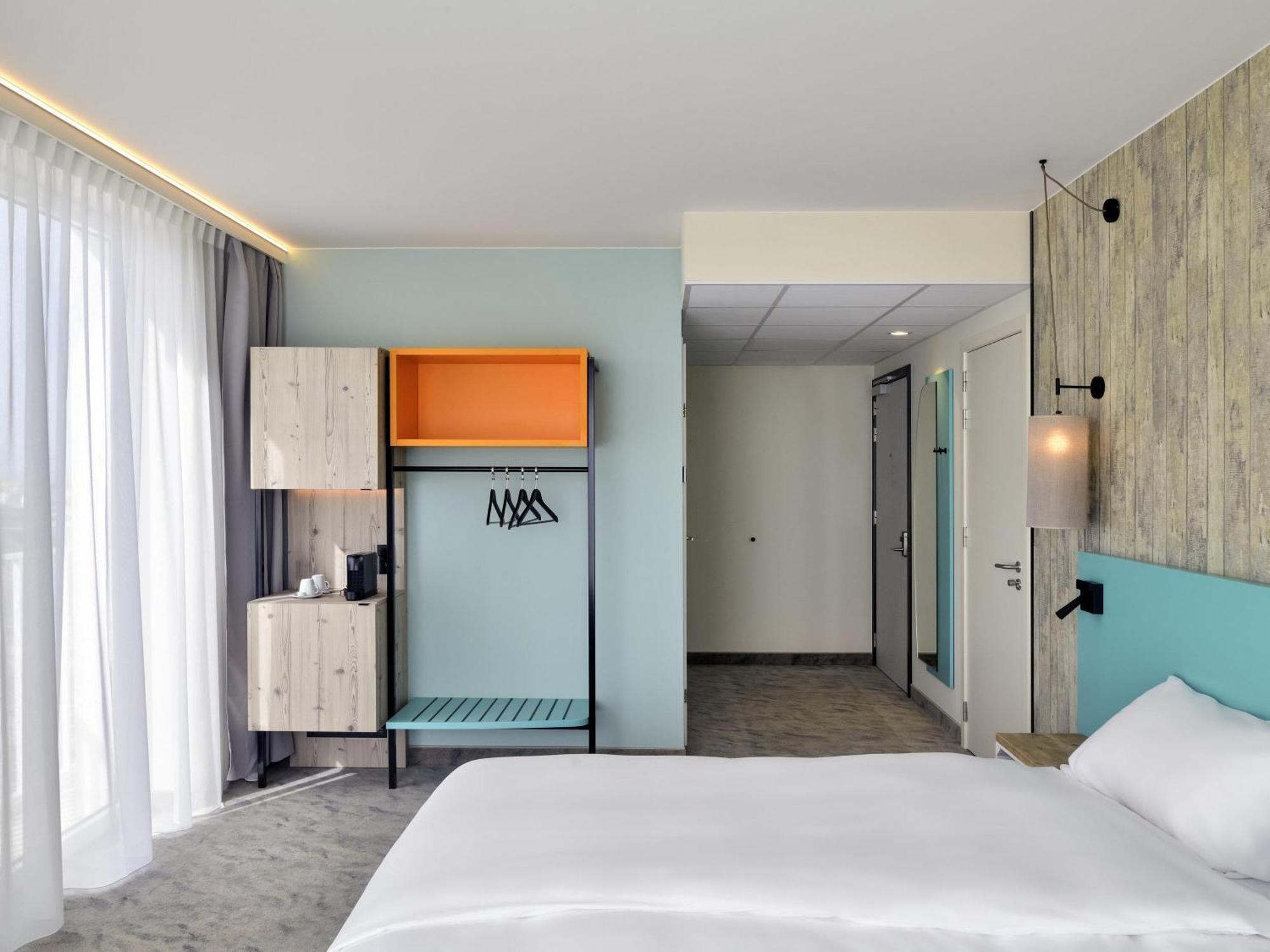 Superior Room Two Single Beds Small Balcony