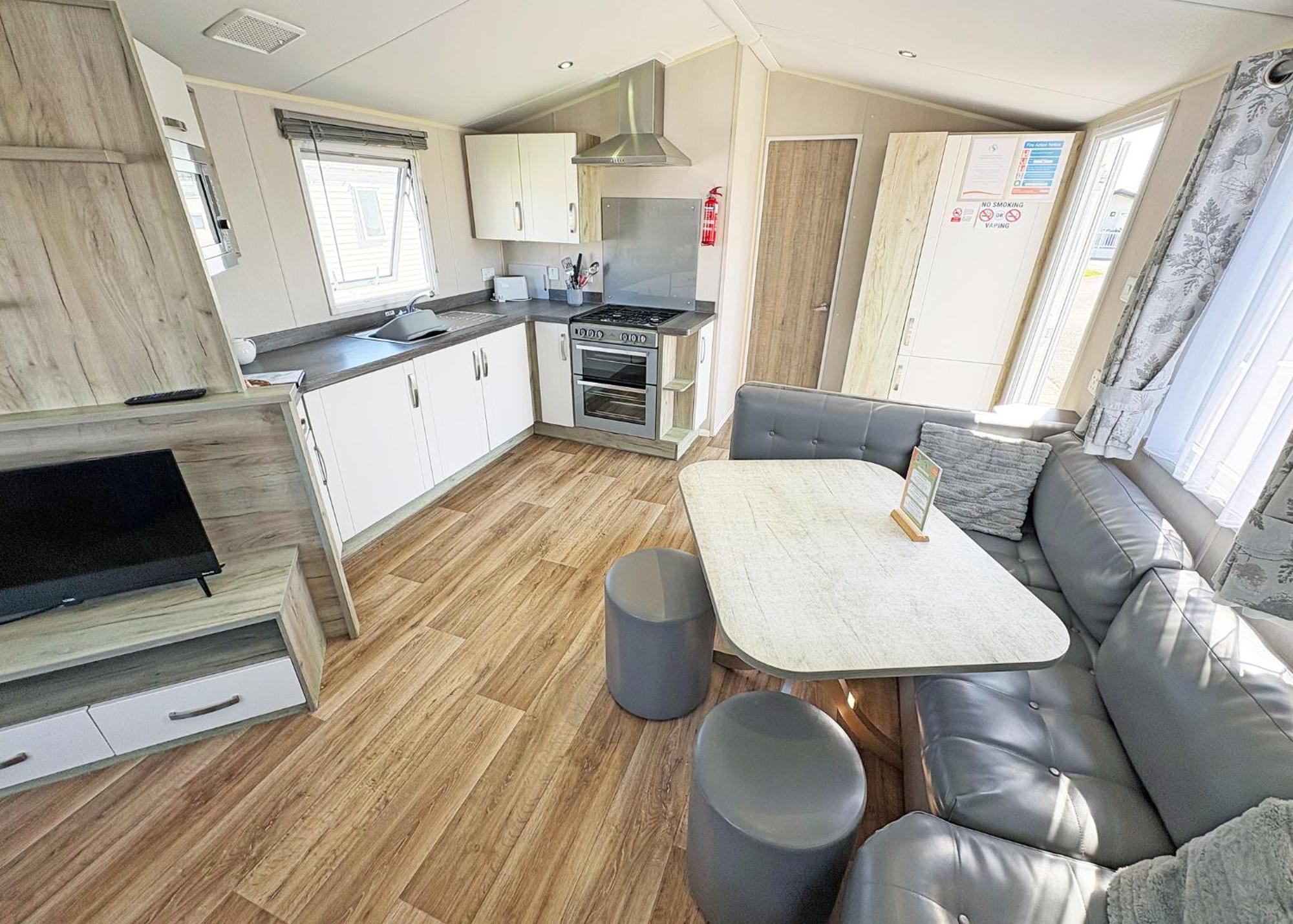 Mobile Home 5