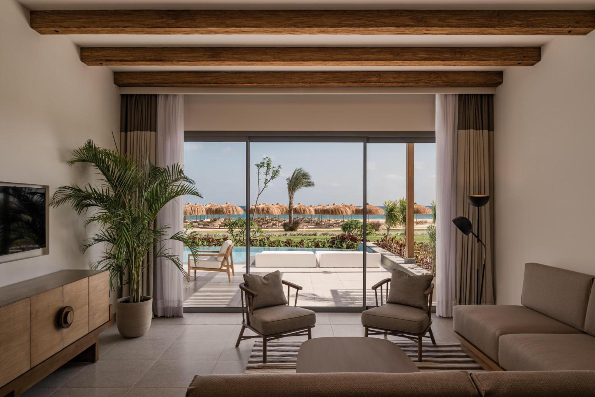 Royal Suite, Queen Bed, Sea View
