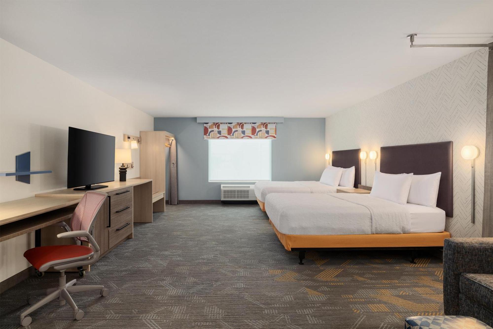 Studio Suite with Two Queen Bes and Bath Tub - Mobility Accessible