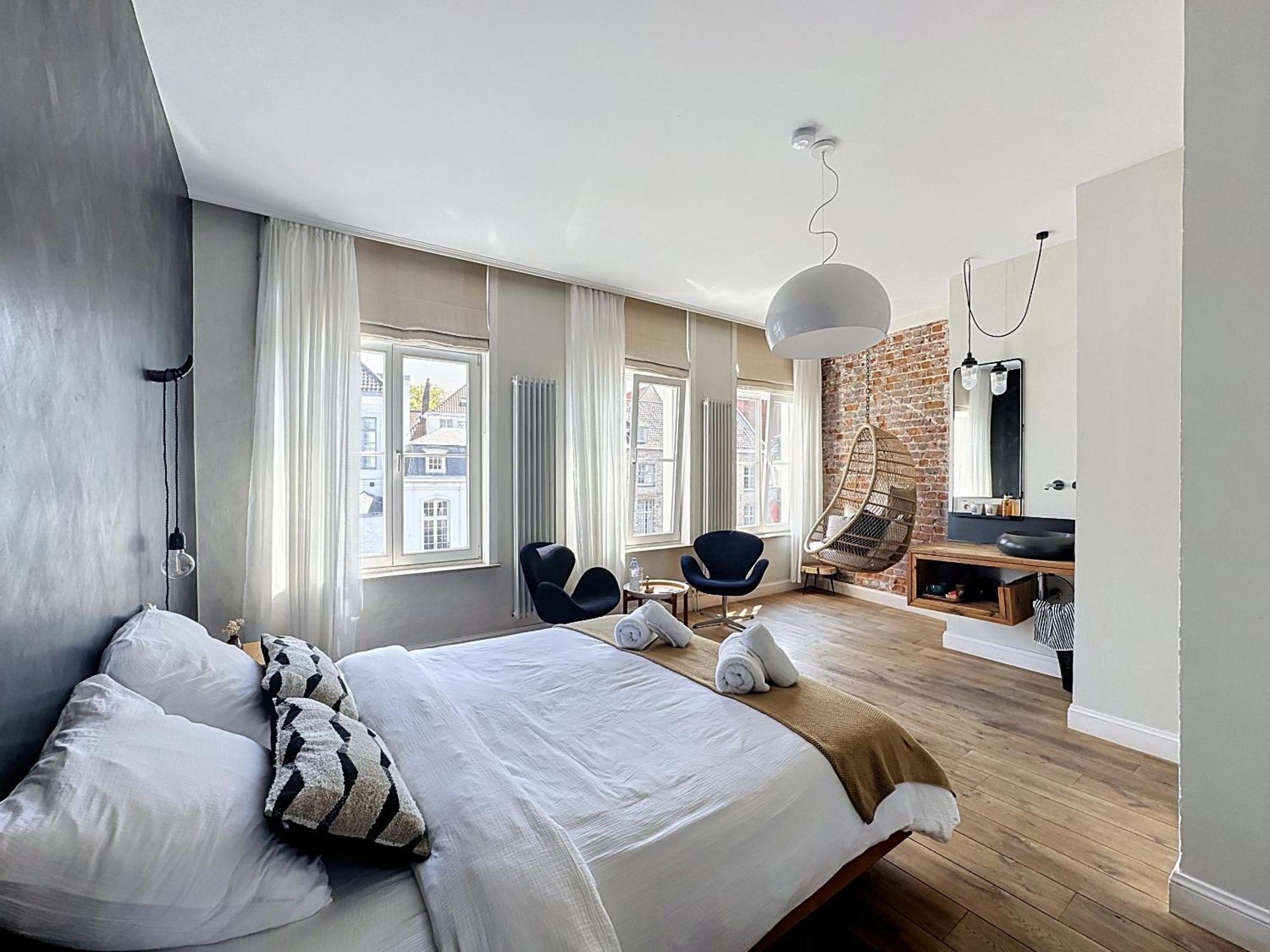 Deluxe King Room