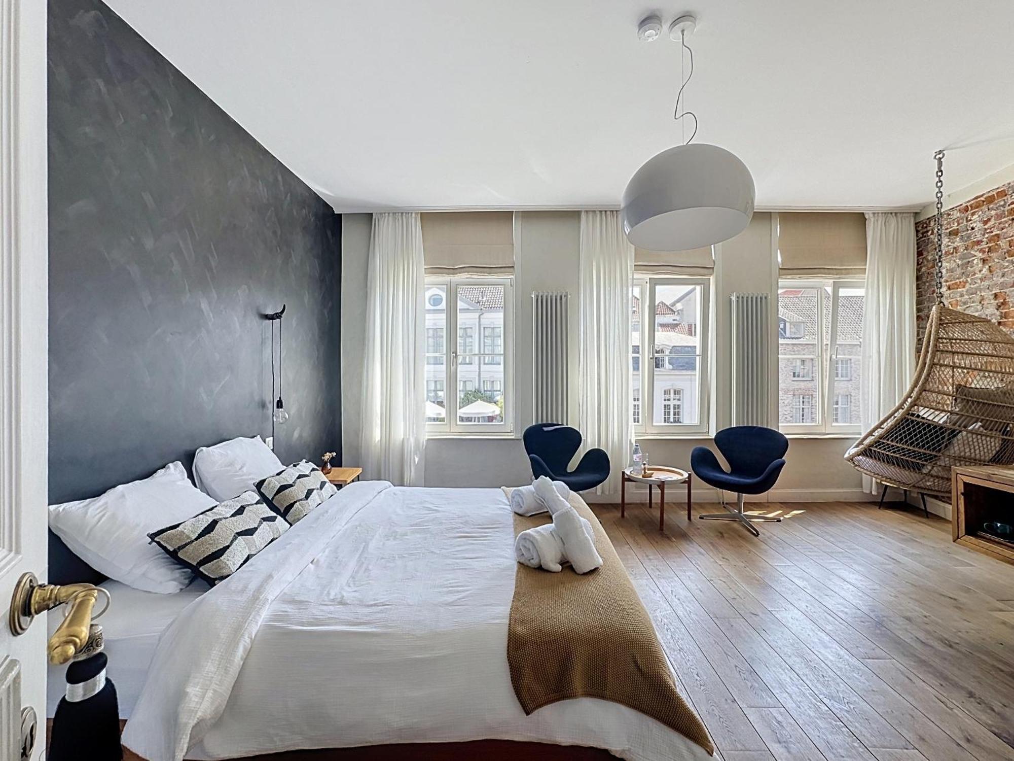 Deluxe King Room