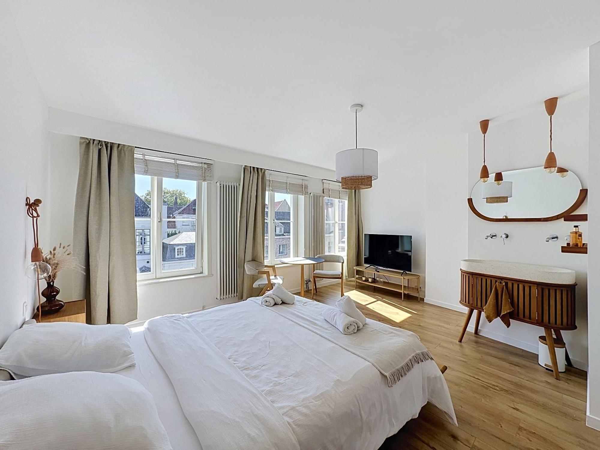Deluxe King Room