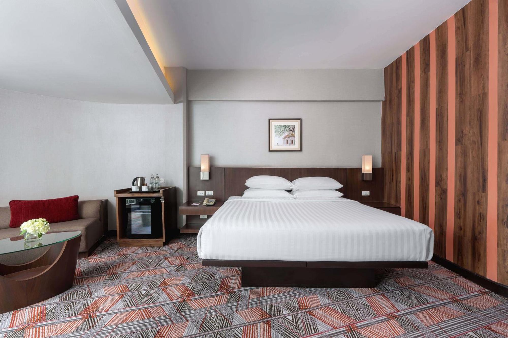 Deluxe Double Bed Sky Wing