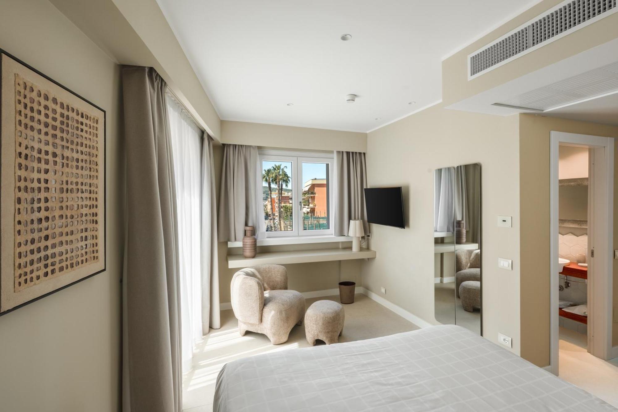 Quarto Clássico com Cama de Casal ou 2 de Solteiro e Varanda
