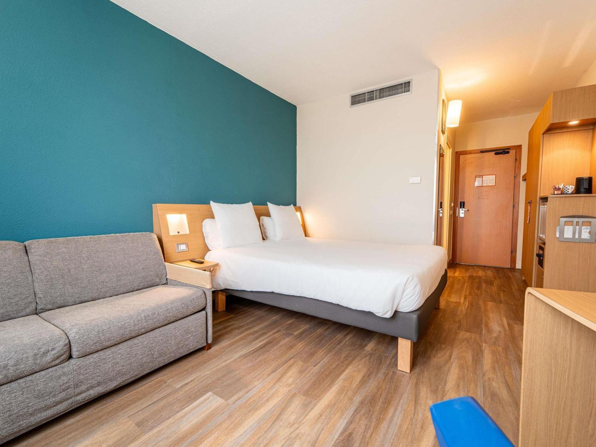 Quarto Duplo Executivo com Sofá-cama