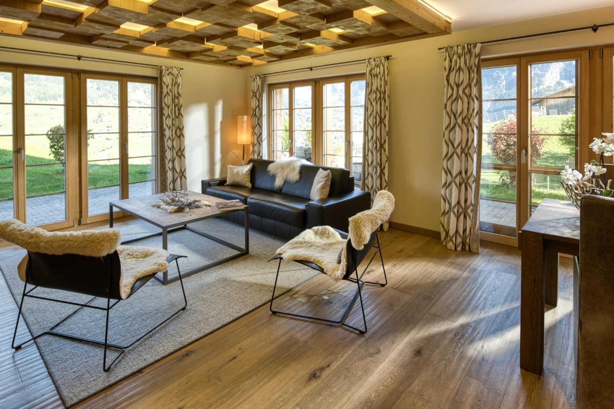 Suite Balcony Mountain View max