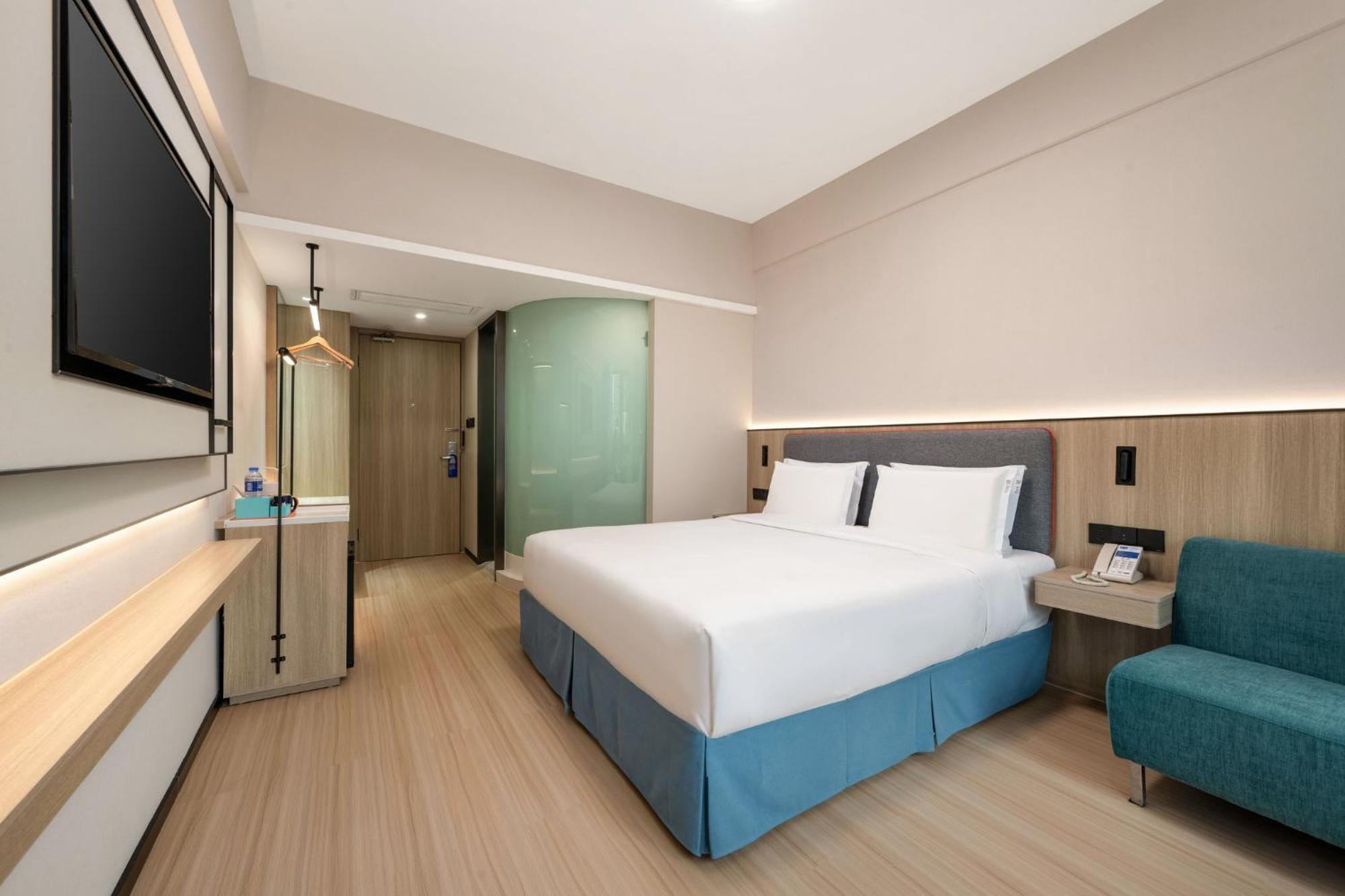 Standard King Room River View