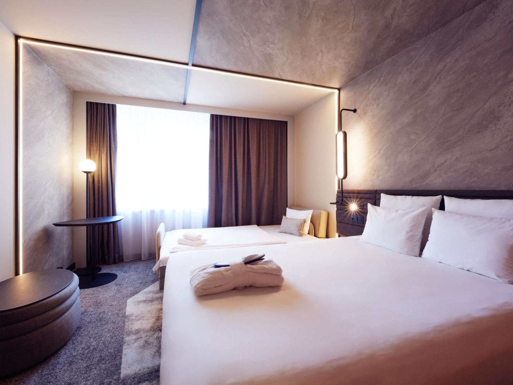 Executive Room with Double Bed and Sofa