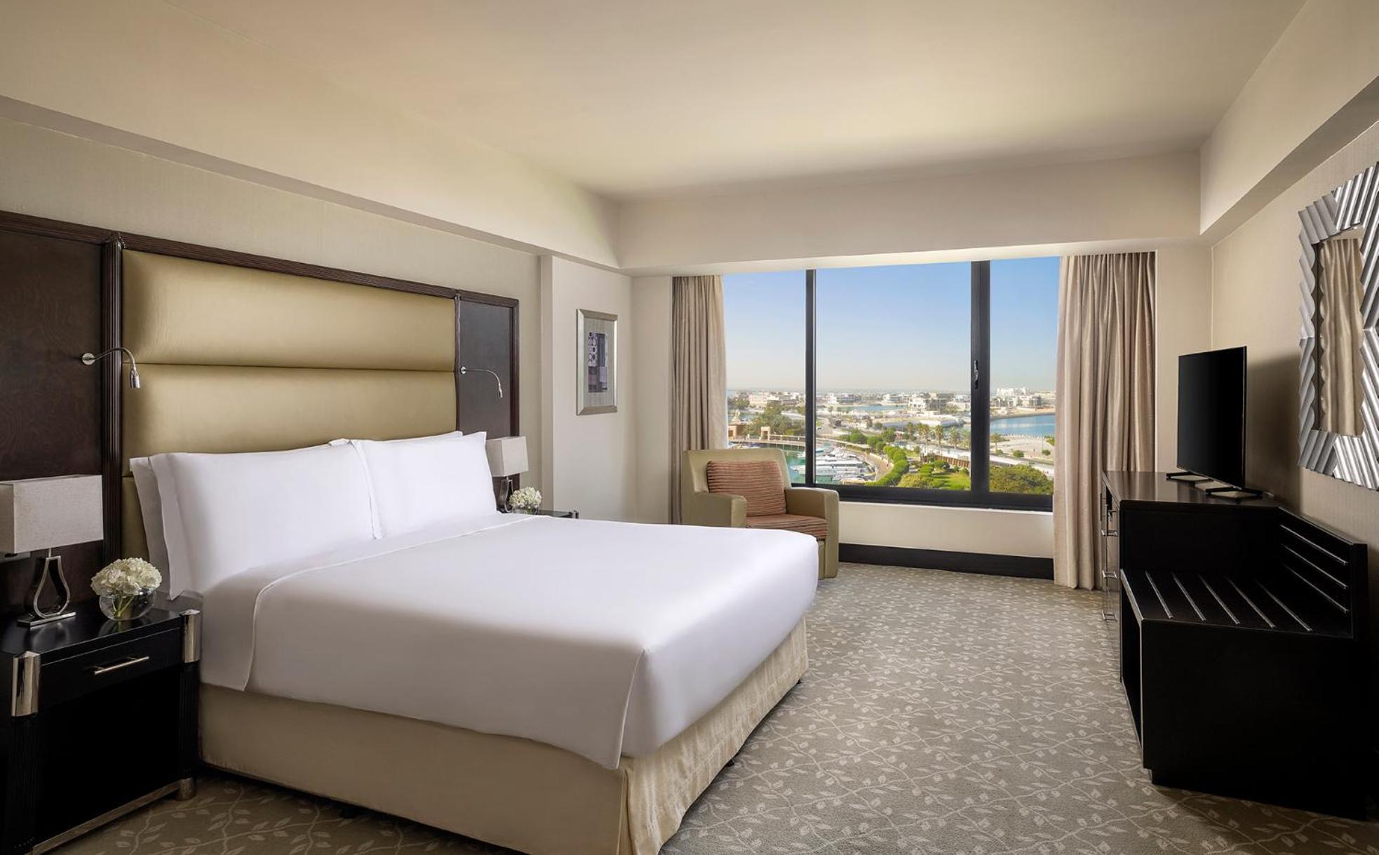 One-Bedroom Suite with Sea View