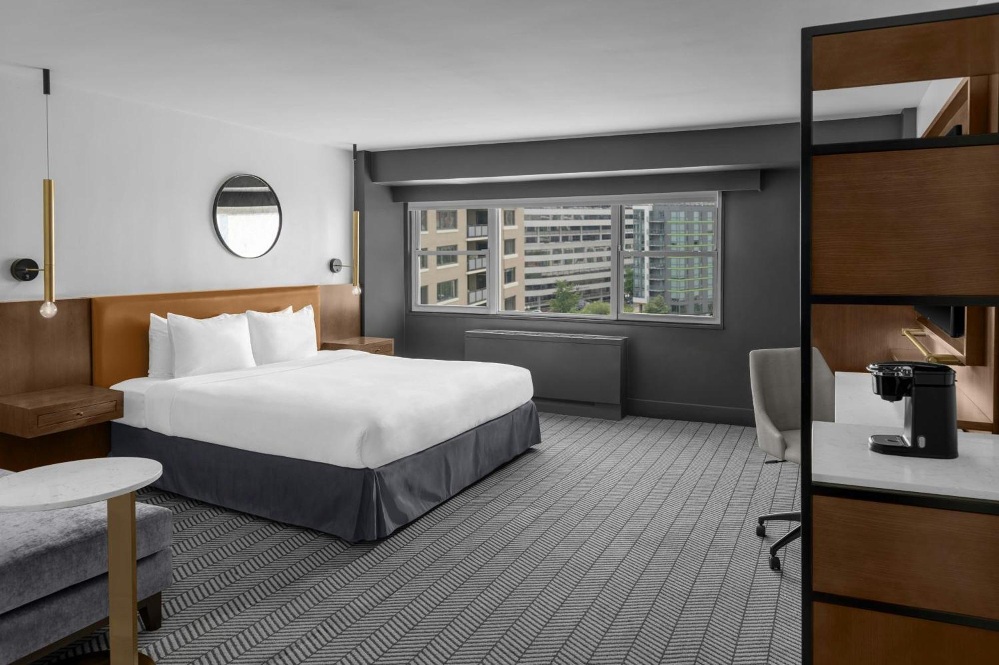 Deluxe King Room City View Hearing Accessible