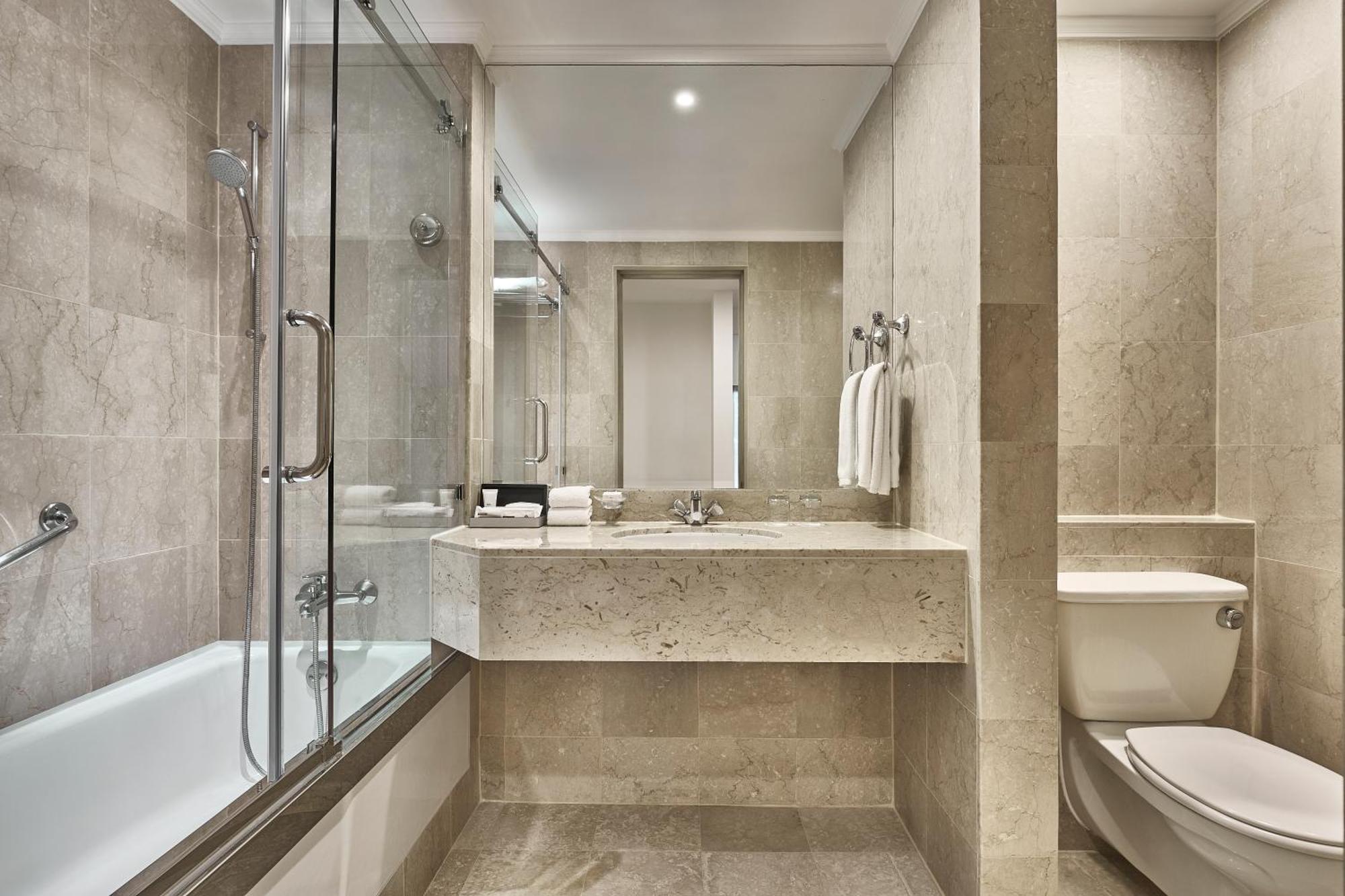 Deluxe Mayfair Room