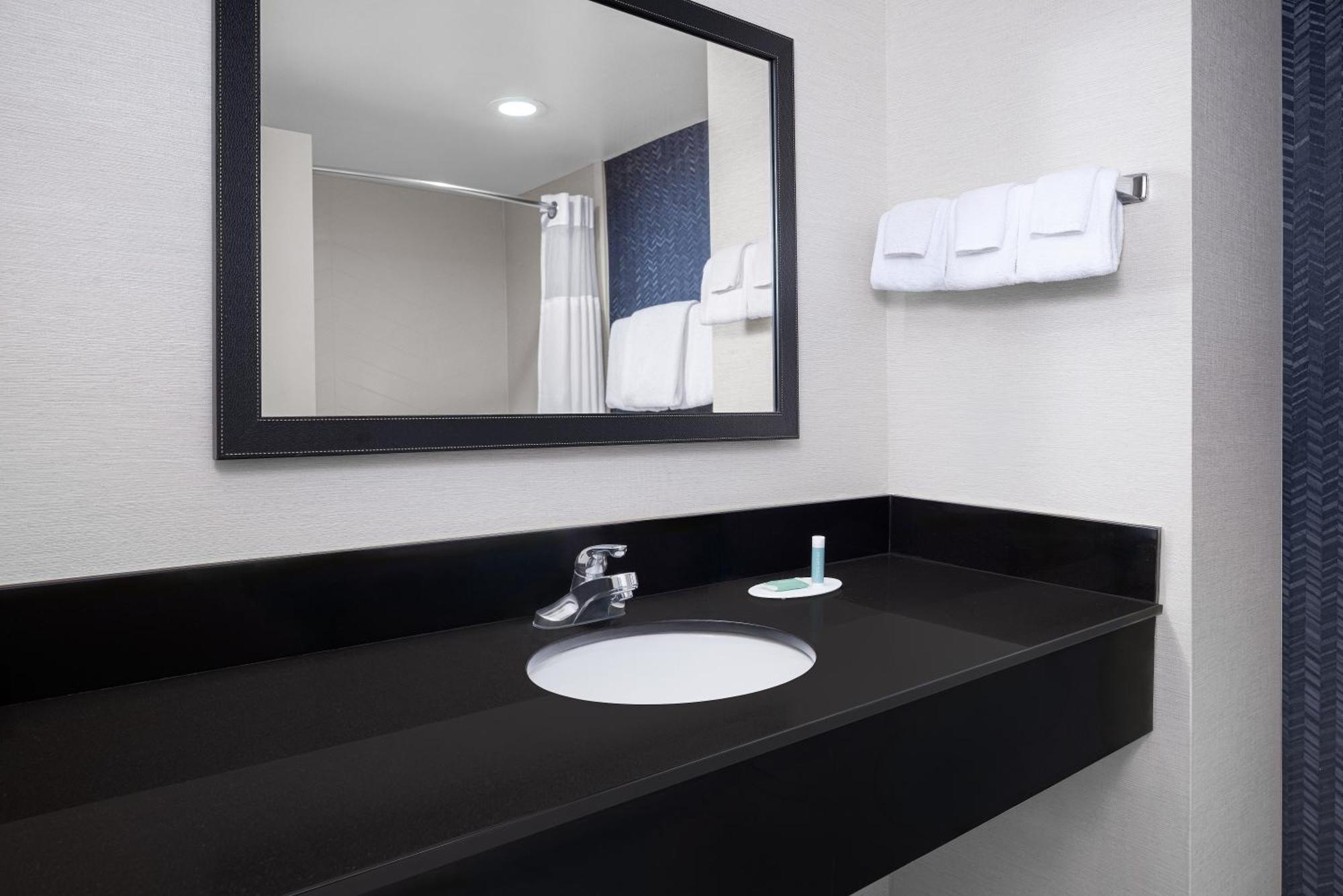 Queen Room with Two Queen Beds and Bathtub - Mobility Access/Hearing Accessible