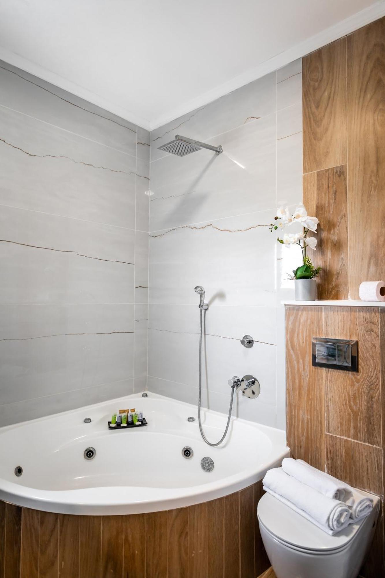 Double Room with Spa Bath