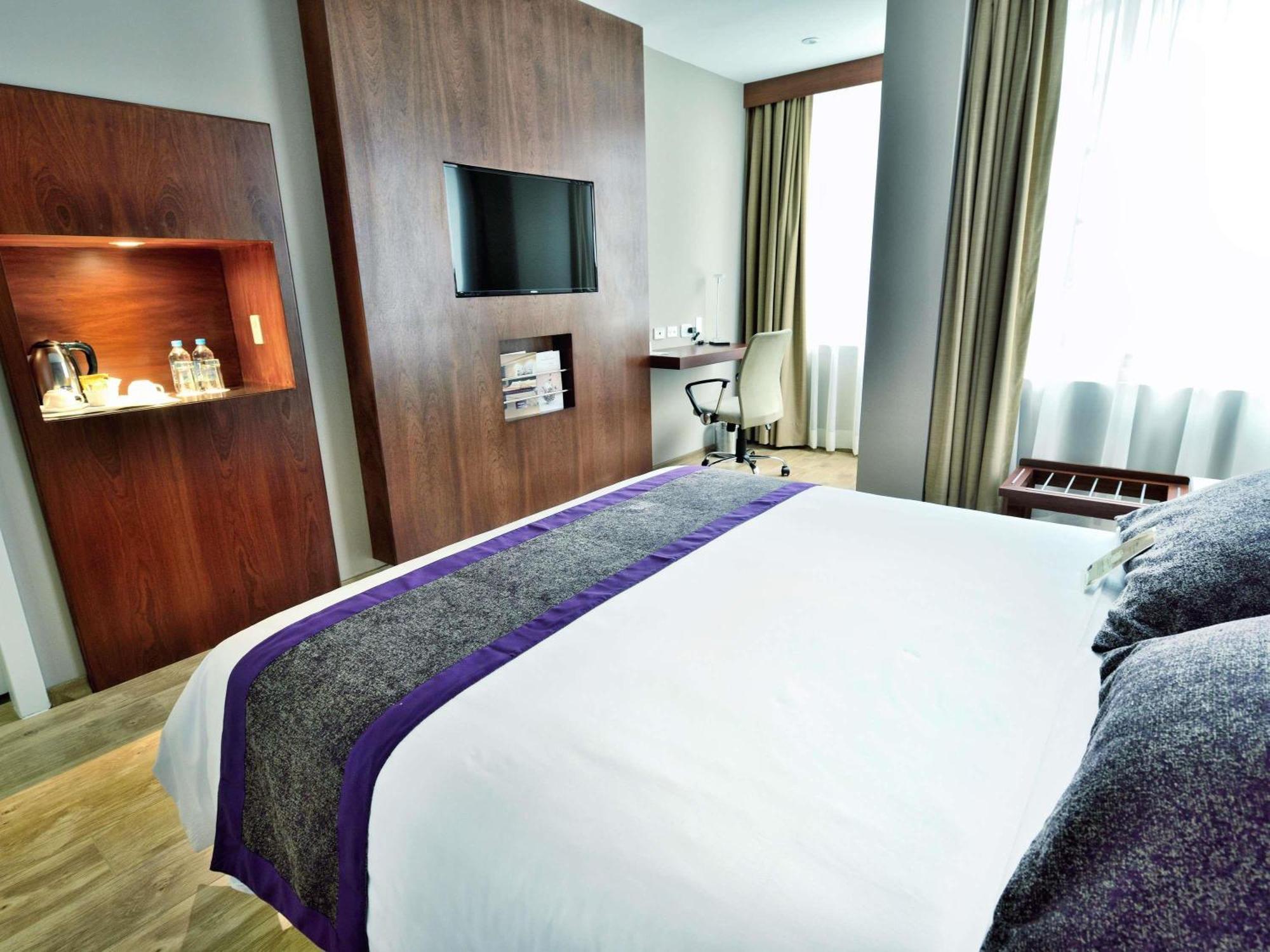 Comfort King Room