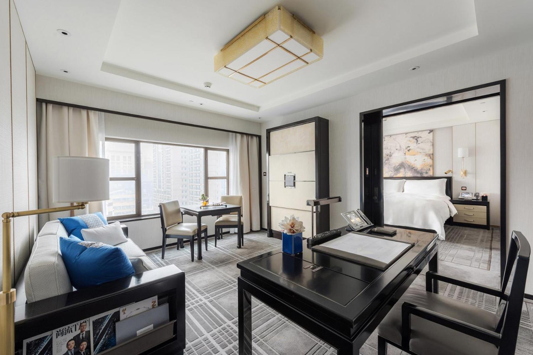 Premier King Suite