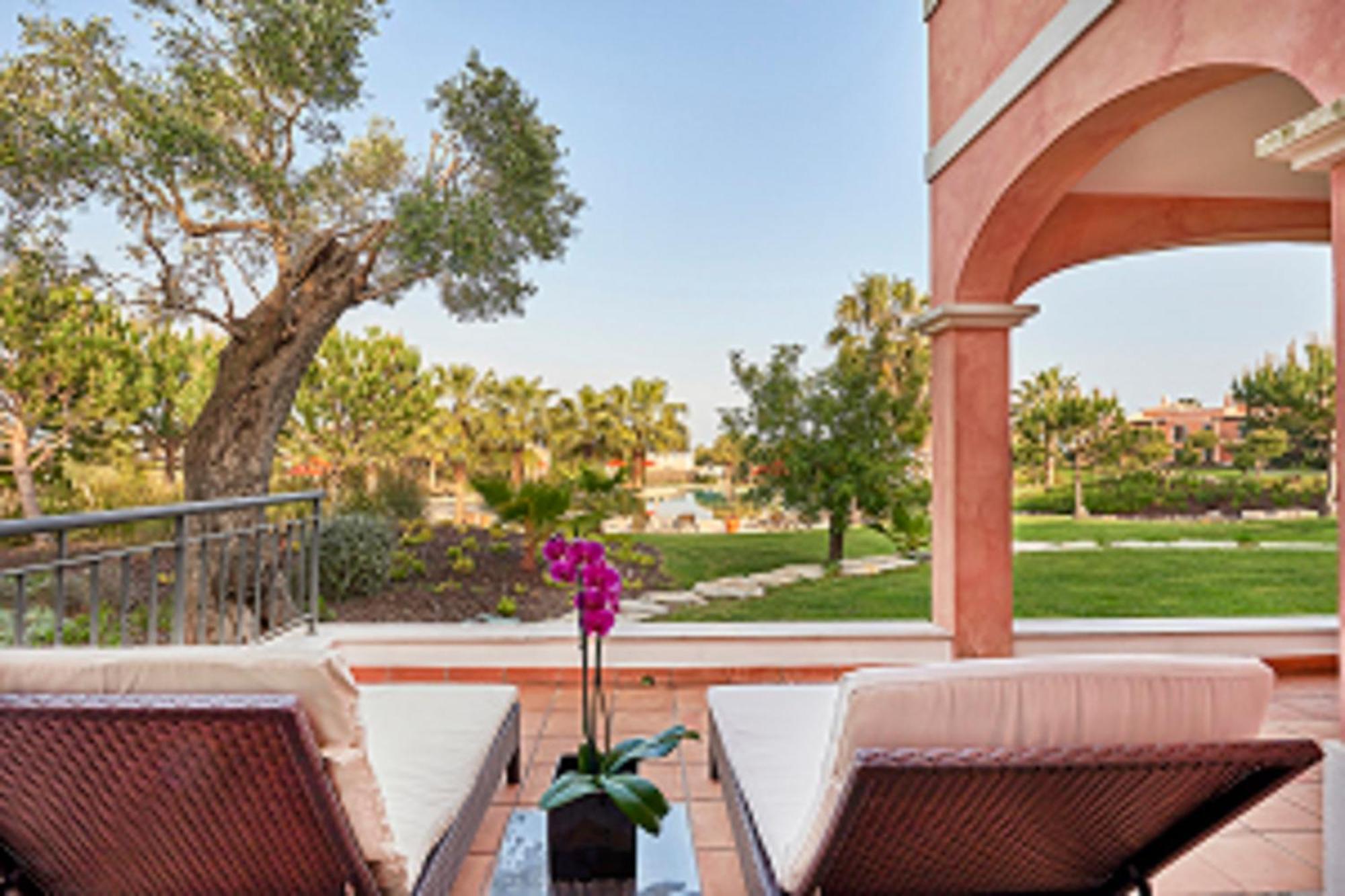 One-Bedroom Apartment Pool View