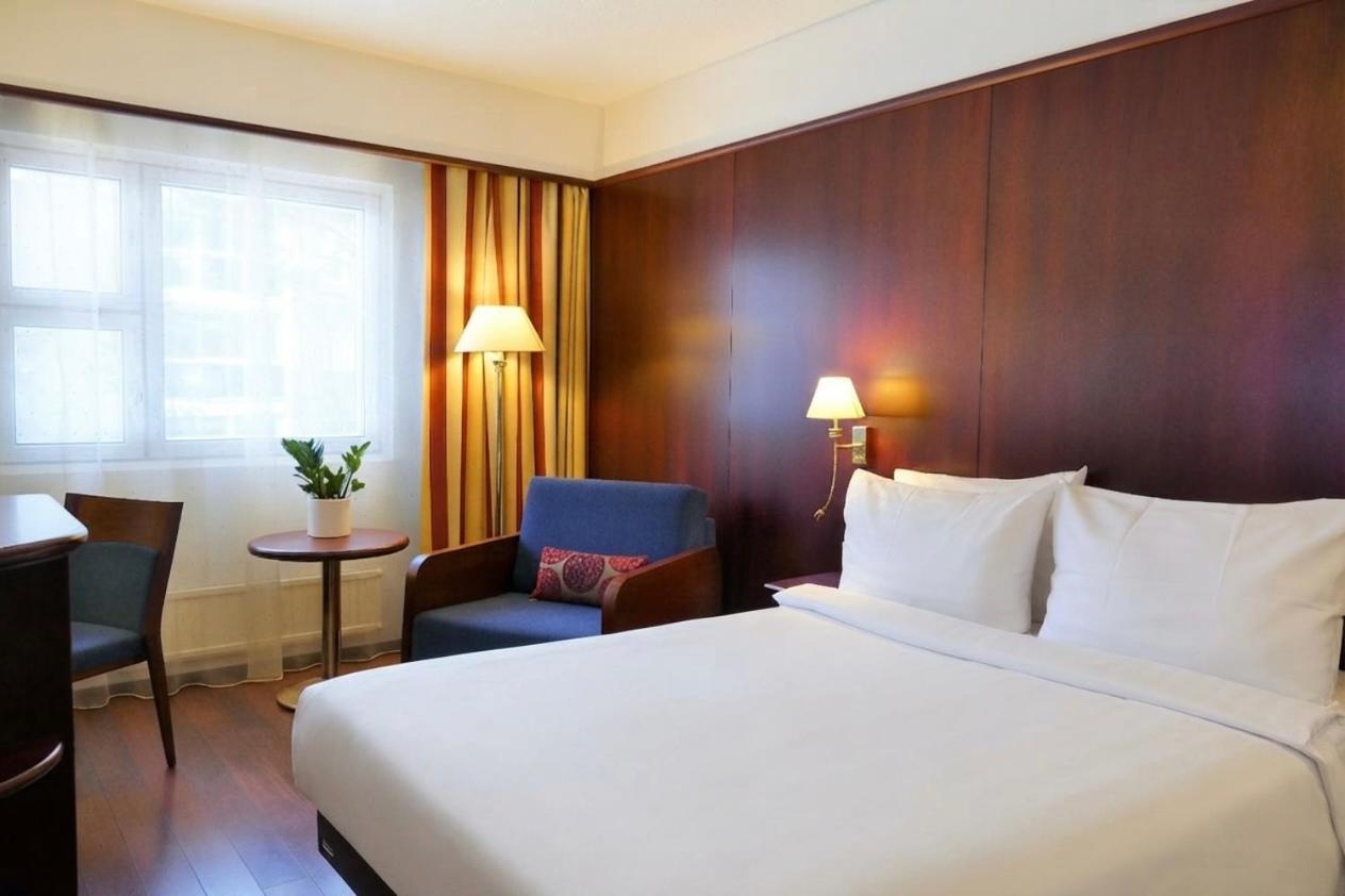 Standard Queen Room
