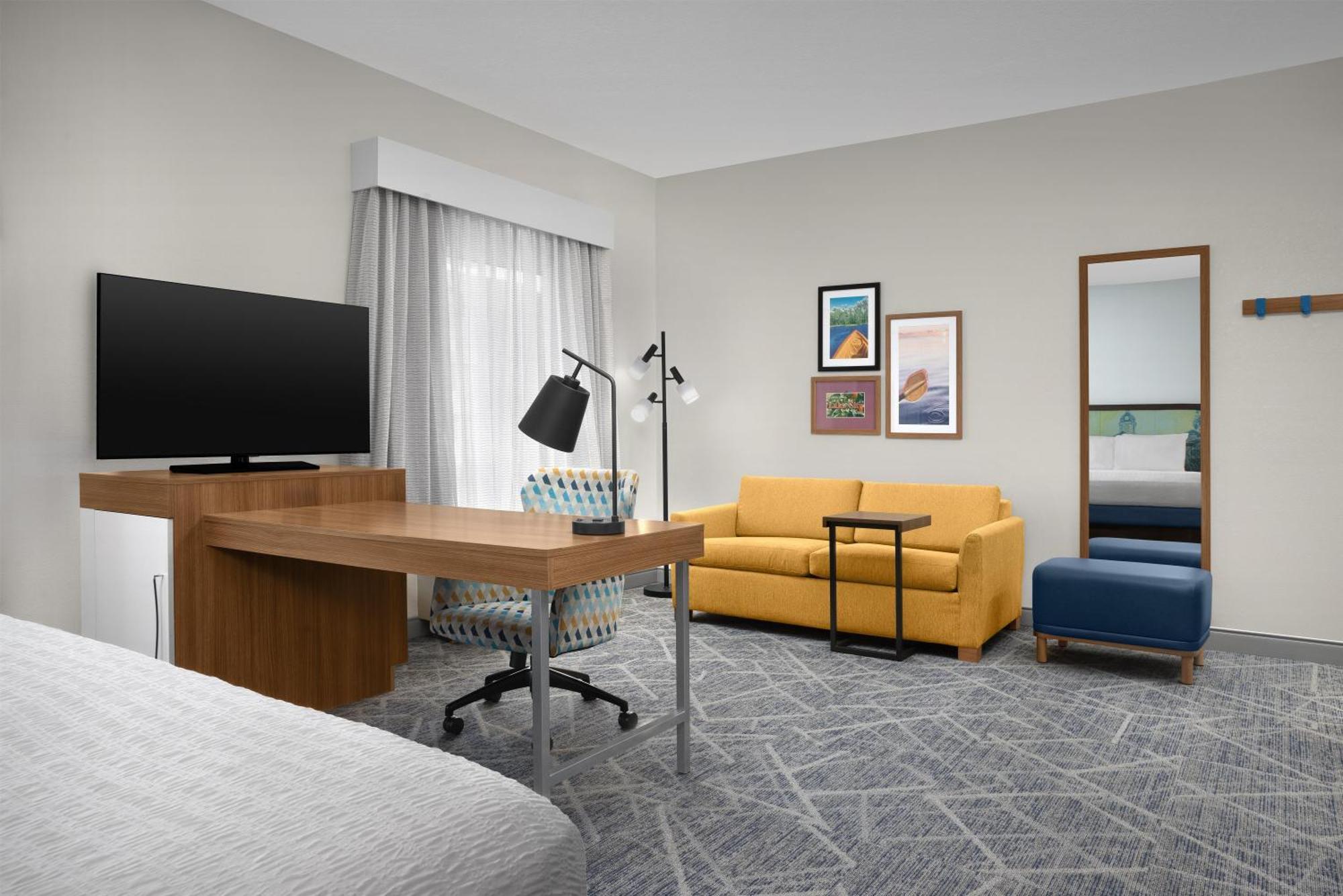King Studio Suite with Sofa Bed - Non-Smoking