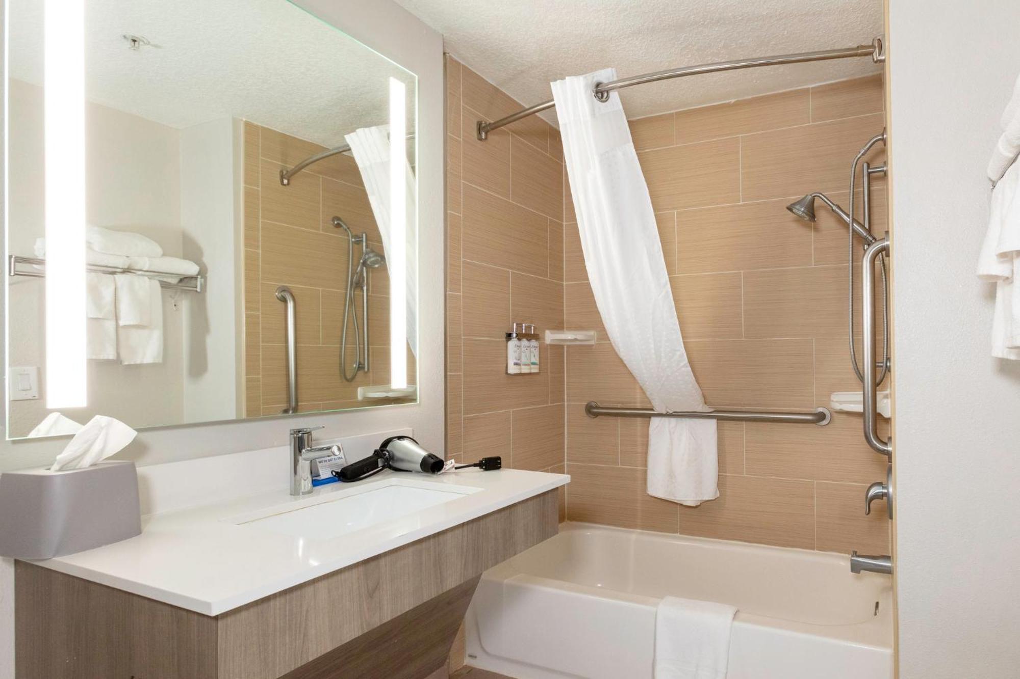 King Room - Mobility Access/Hearing Accessible