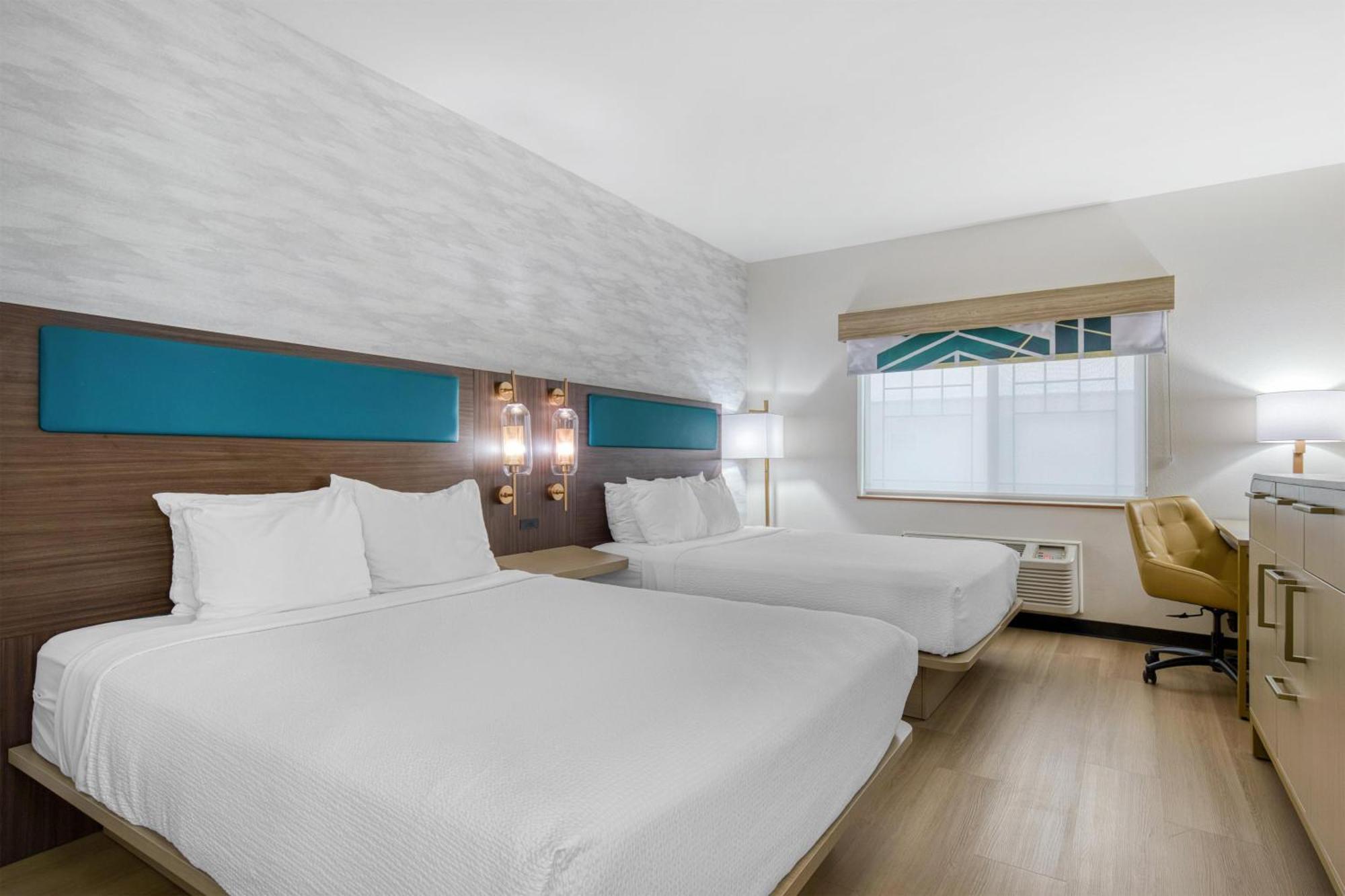 Queen Room with Two Queen Beds - Communication Assistance/Non-Smoking