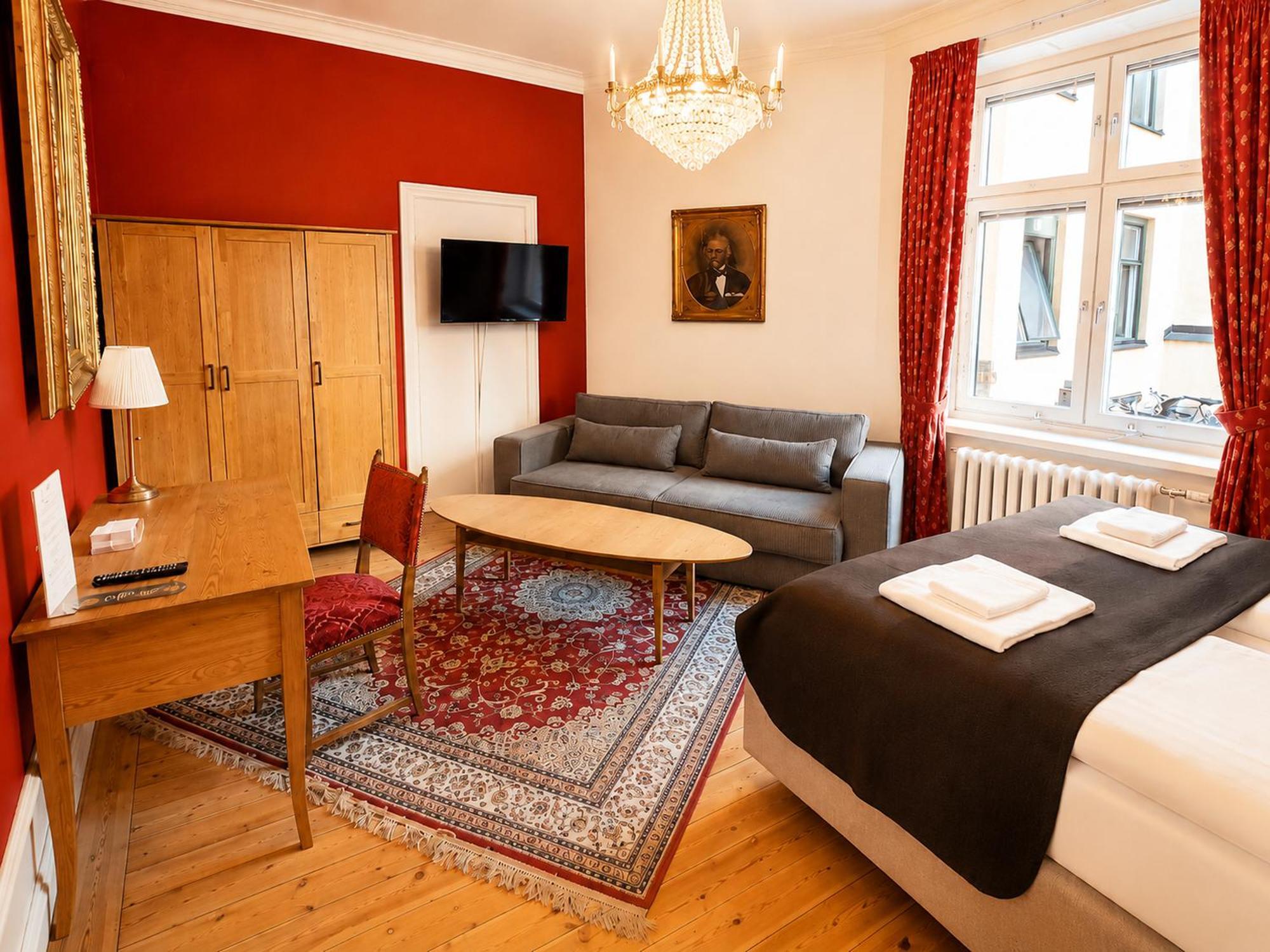 Quadruple Room with Shared Bathroom