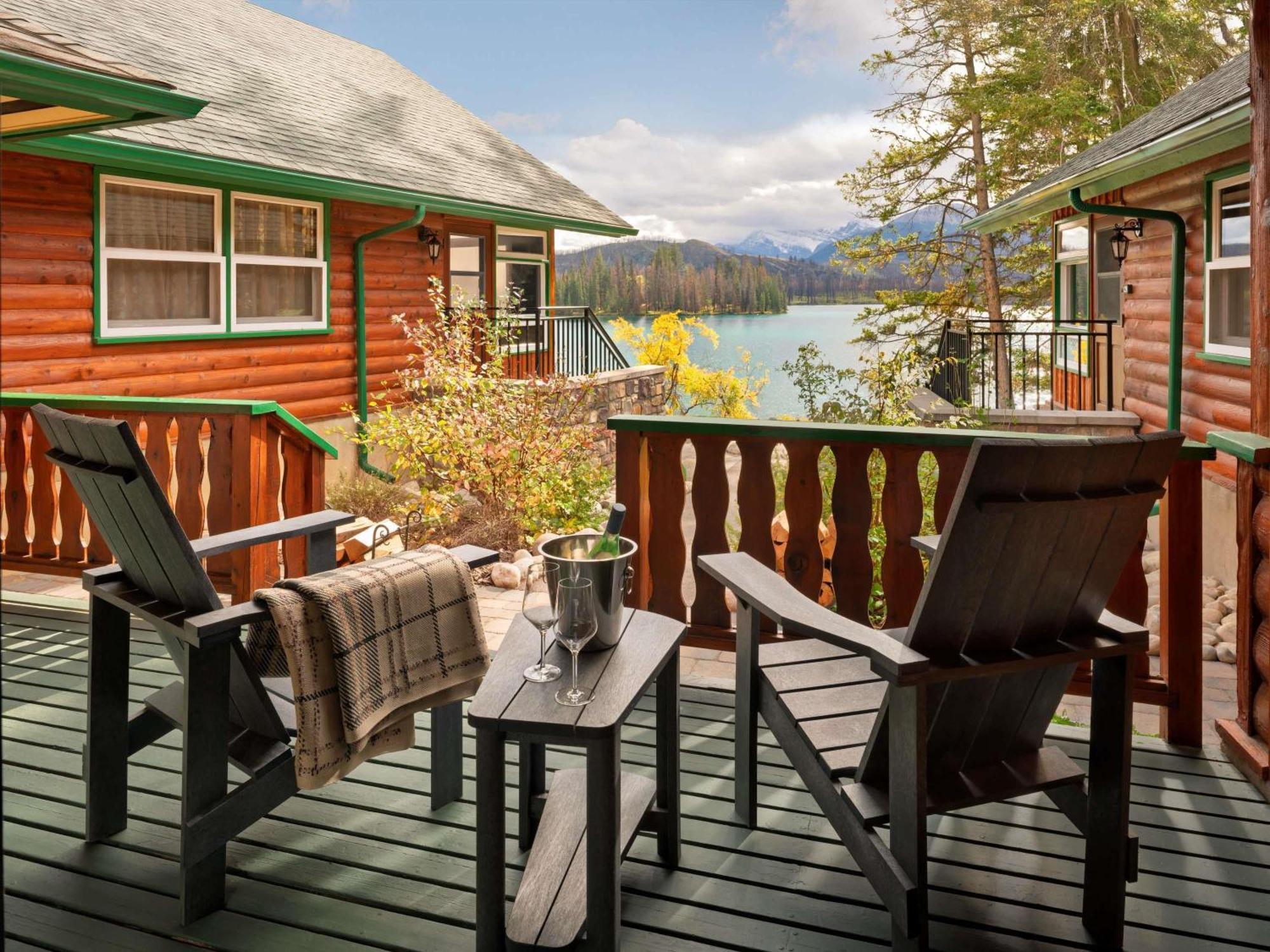 One-Bedroom King Suite Lake View