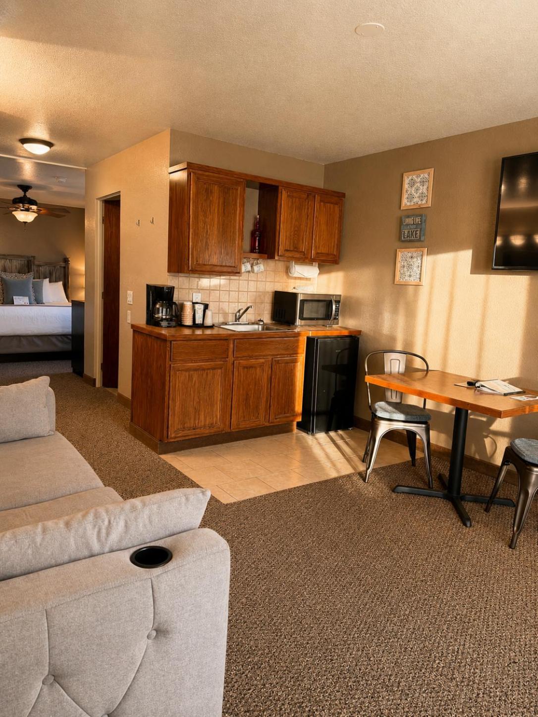 Deluxe Kitchenette
