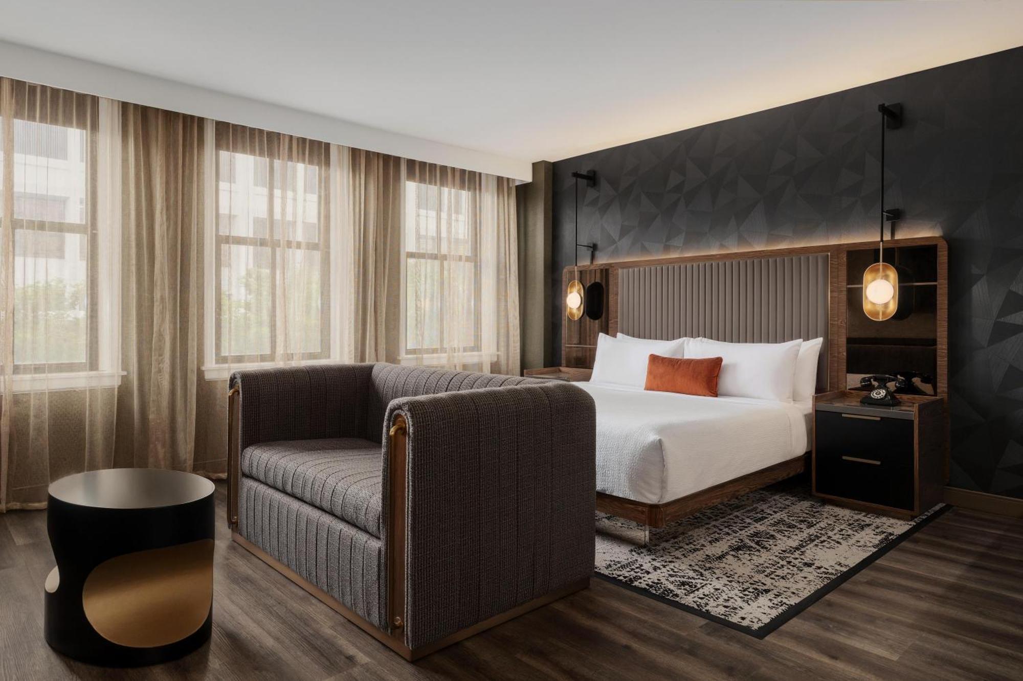 Junior King Suite Mobility Accessible