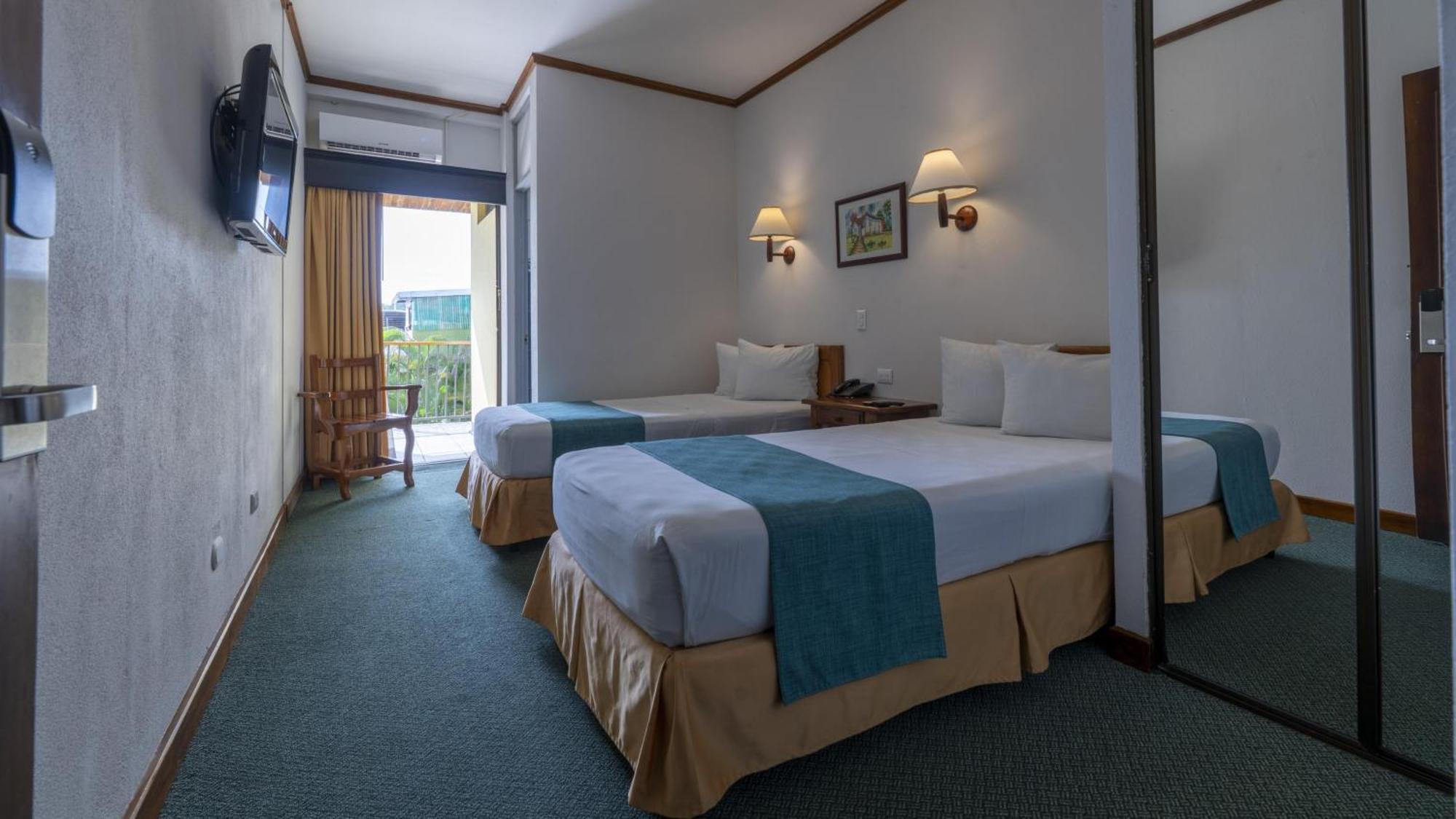 Standard Twin Room - Non-Smoking