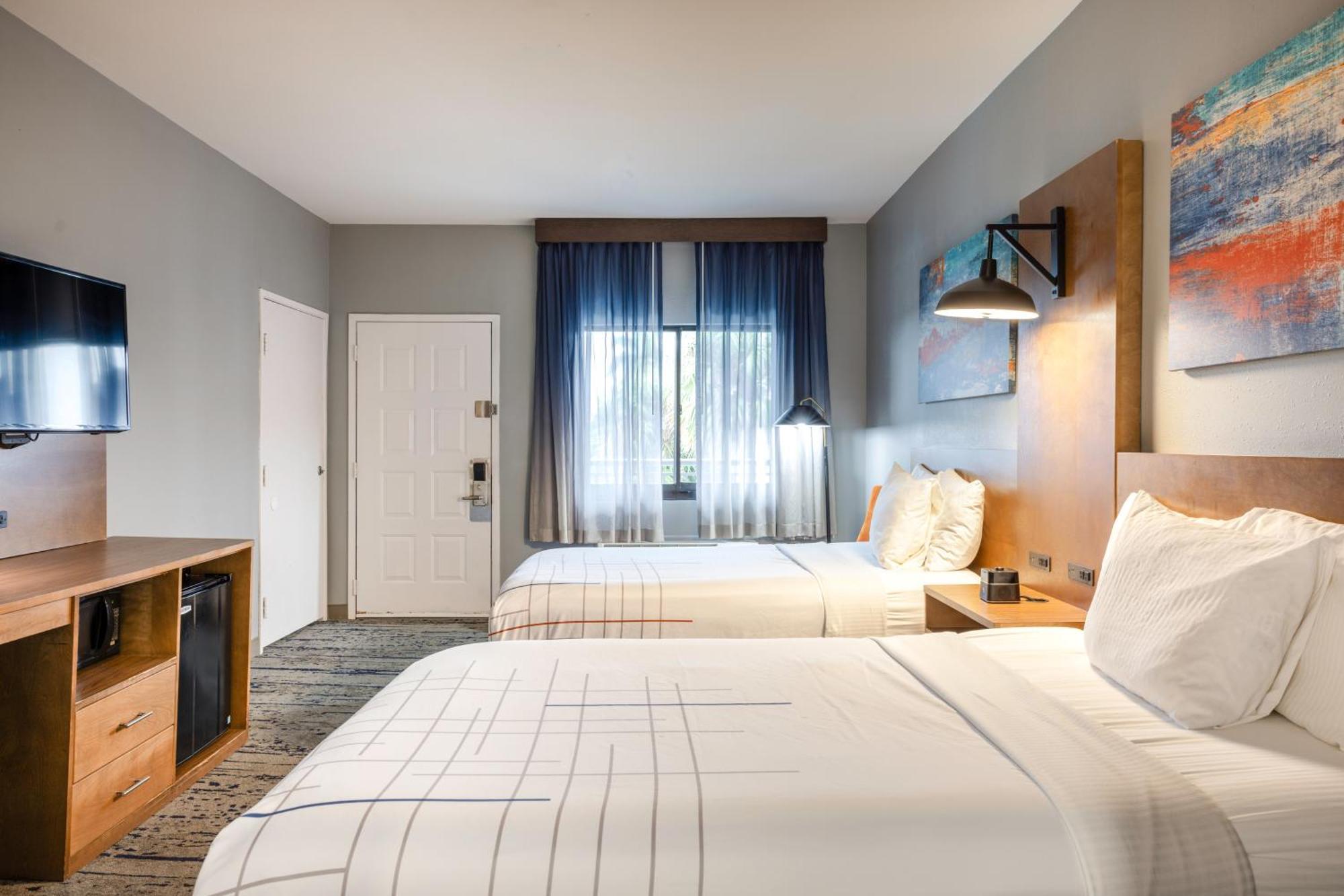 Double Room Two Double Beds Pool View Non-Smoking