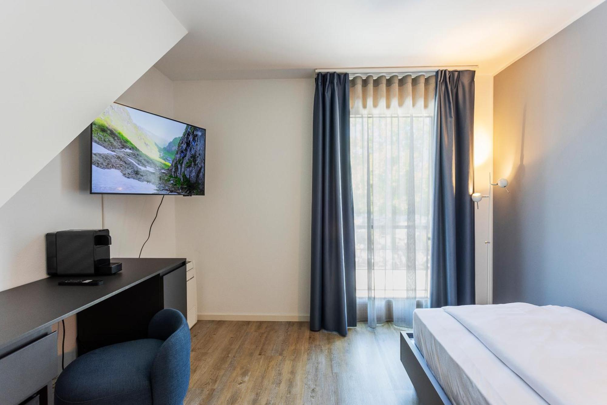 Single Room Lake View
