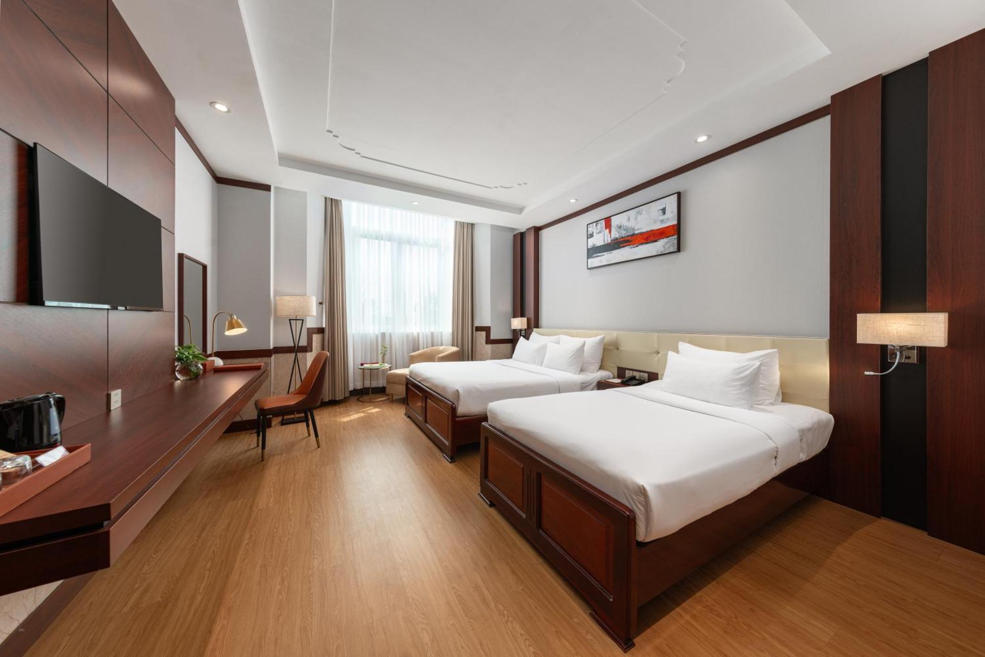 Superior Triple Room with City View