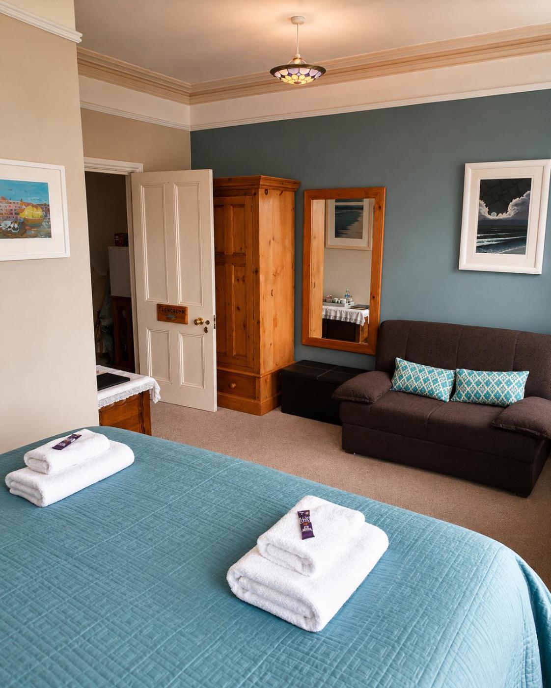 Double or Twin Room Sea View