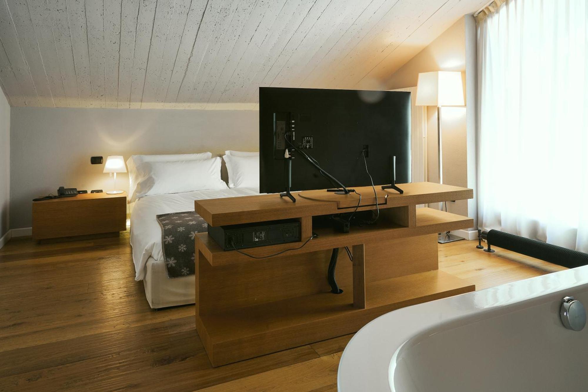 One-bedroom Loft Apartment