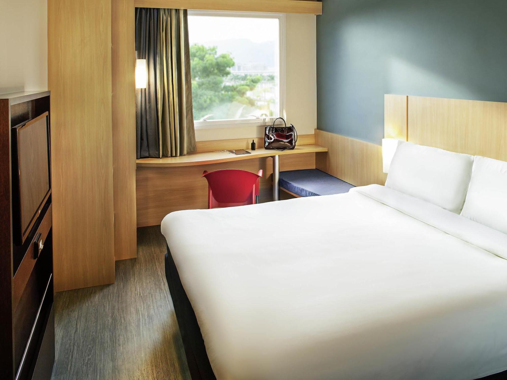 Double Room with One Single Bed