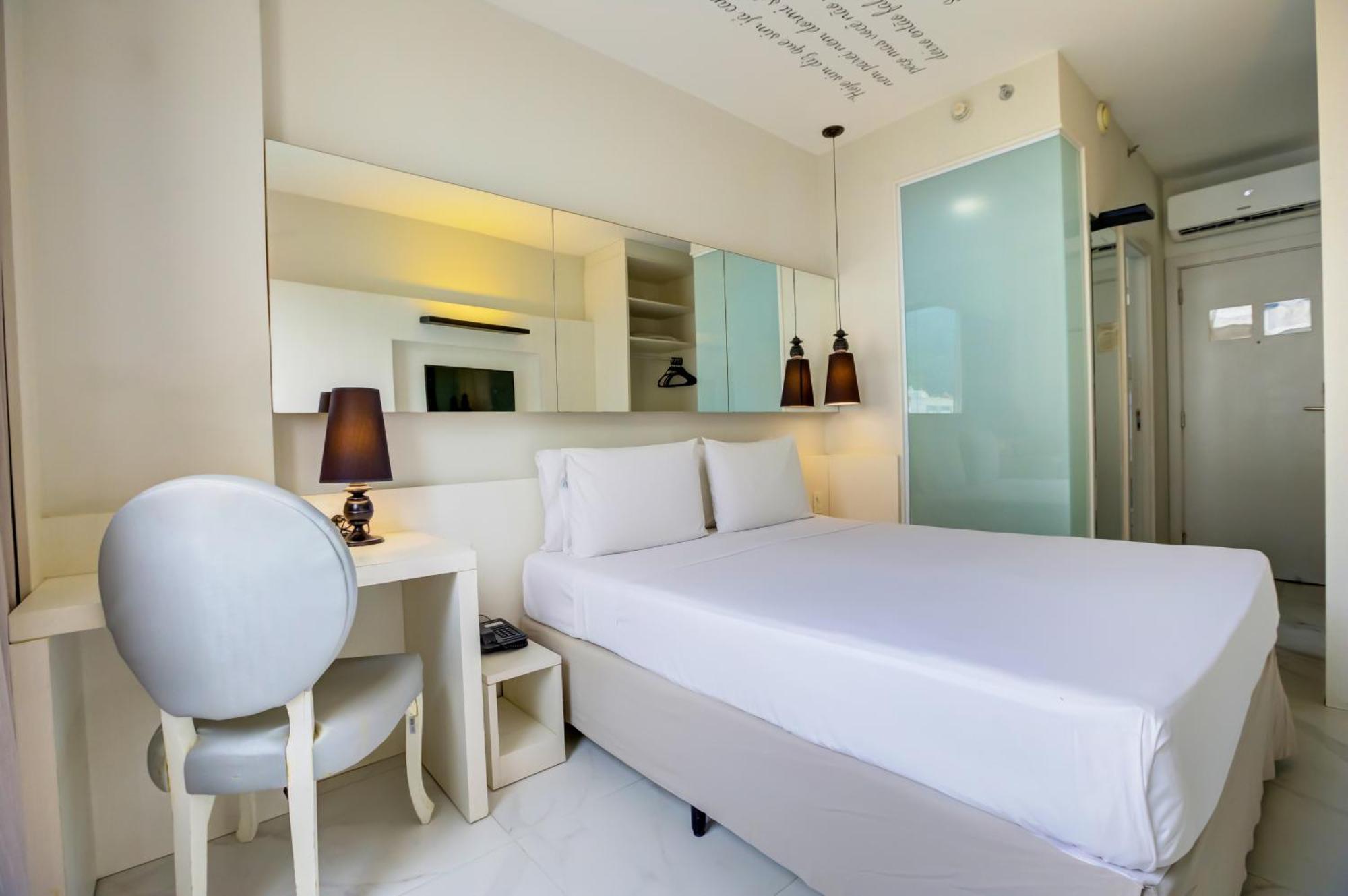Deluxe Queen Room