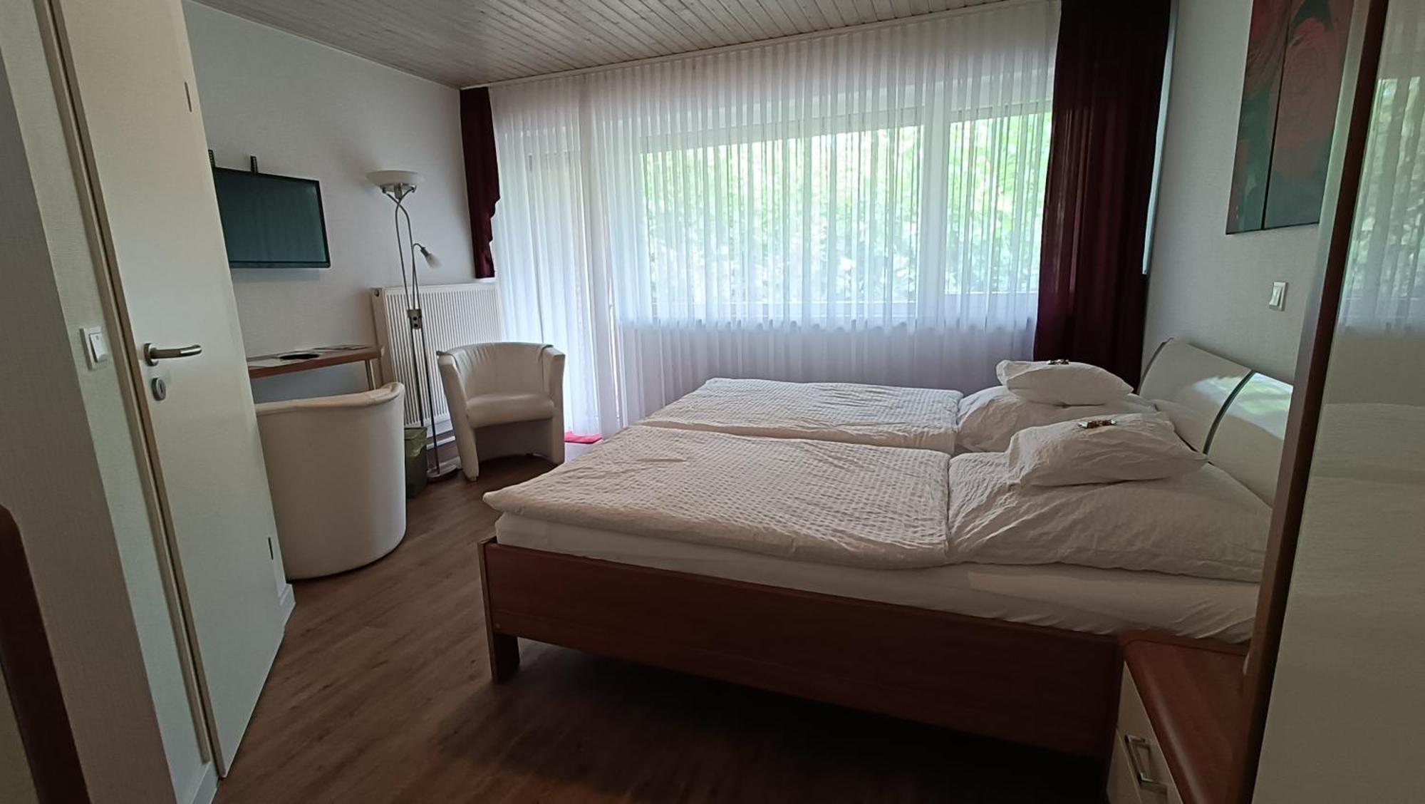Doppelzimmer mit Balkon