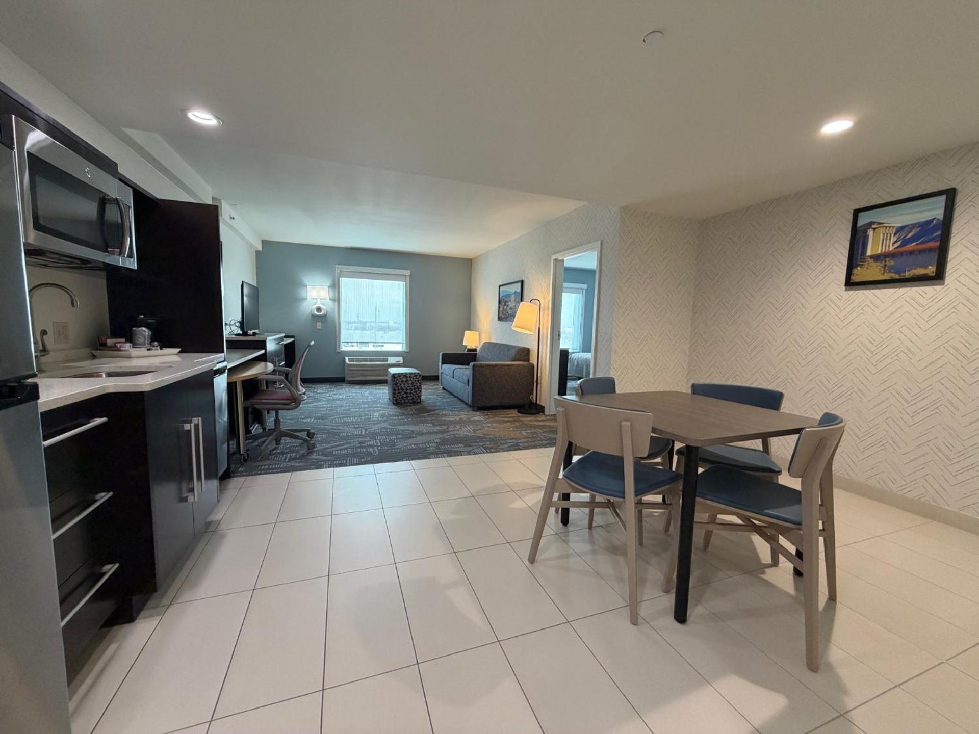 King Suite with Roll-In Shower - Mobility and Hearing Access/Non-Smoking