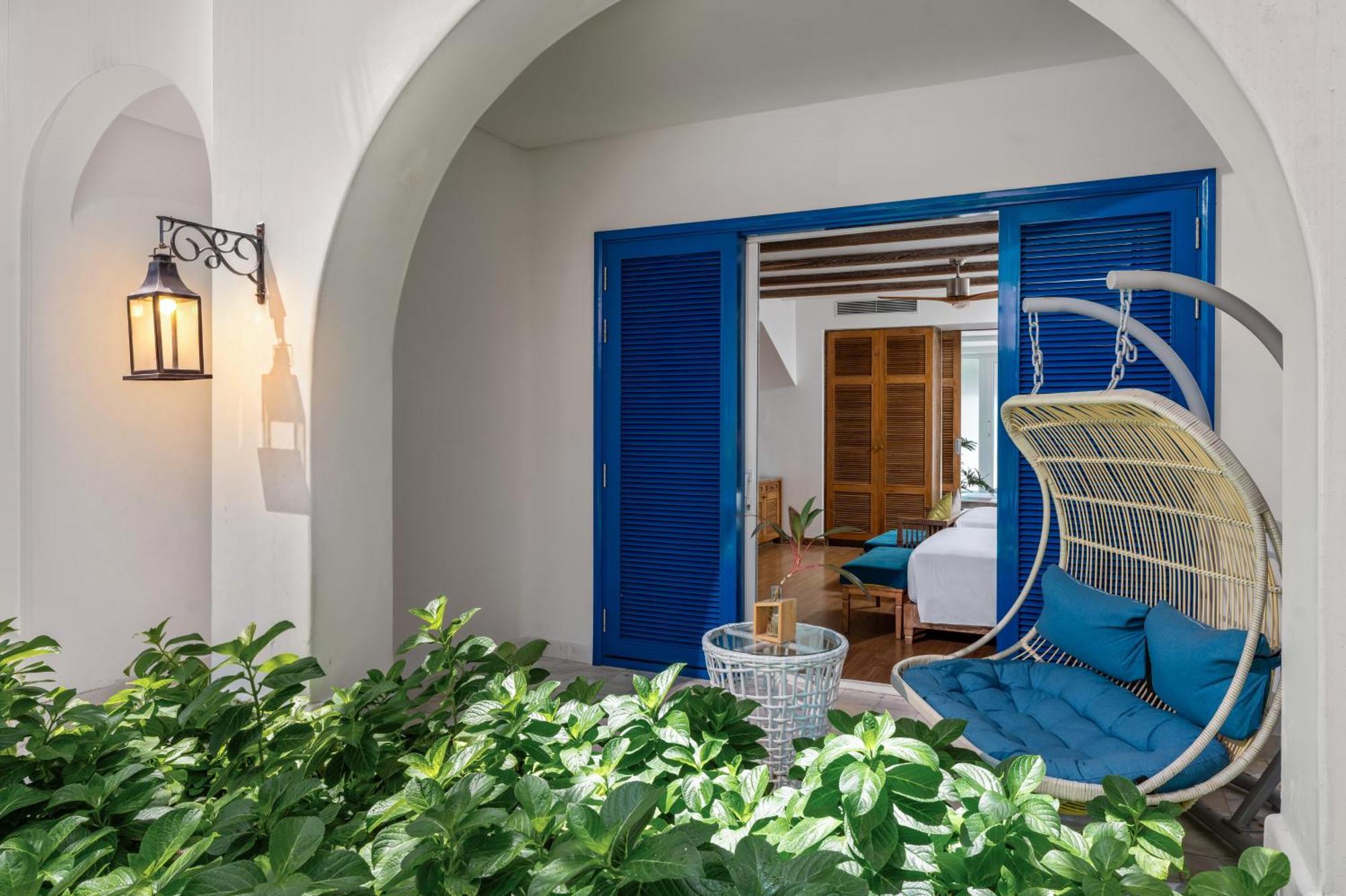 Twin Junior Suite with Terrace and Bathtub