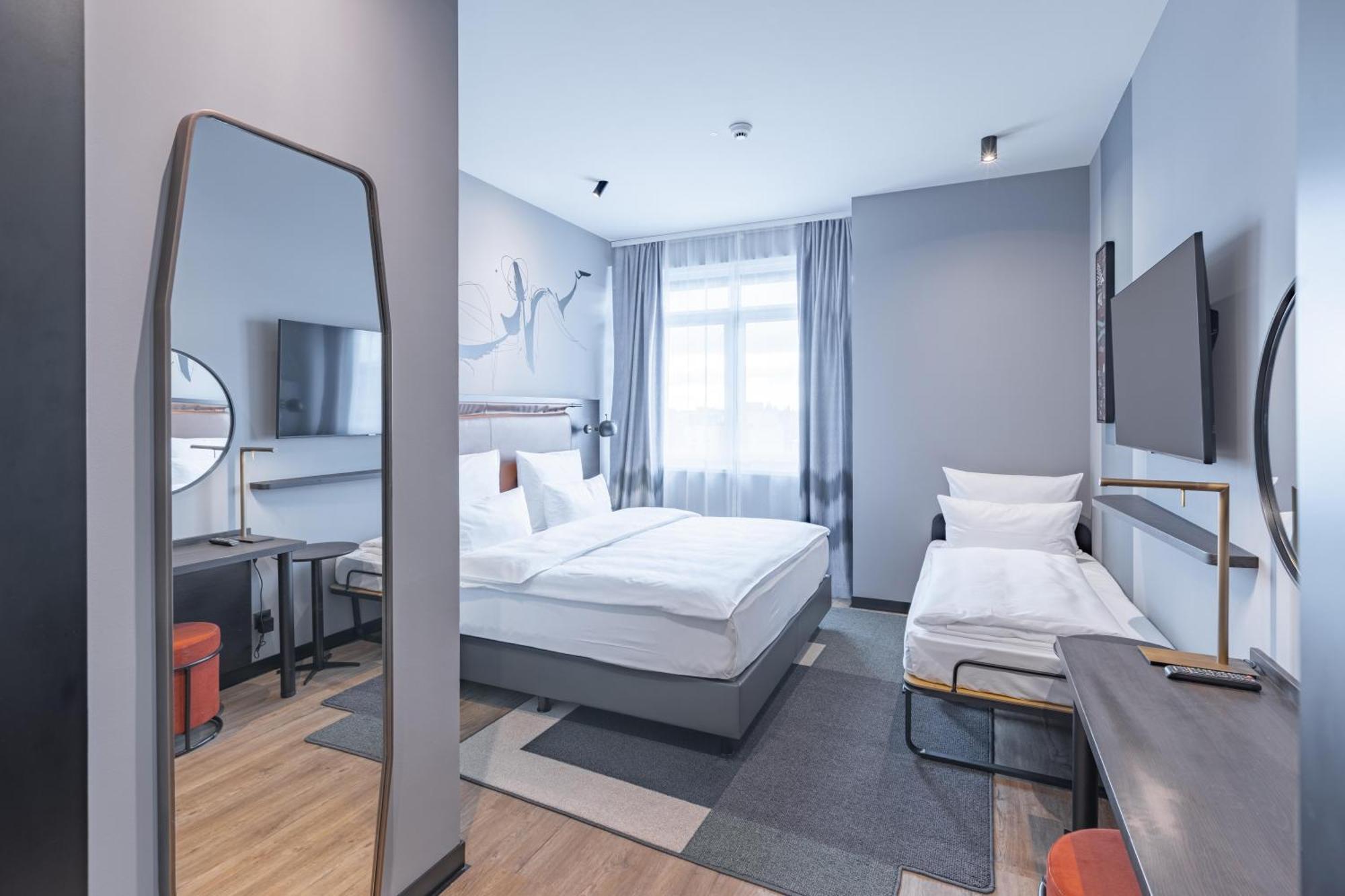 Business Triple Twin Room