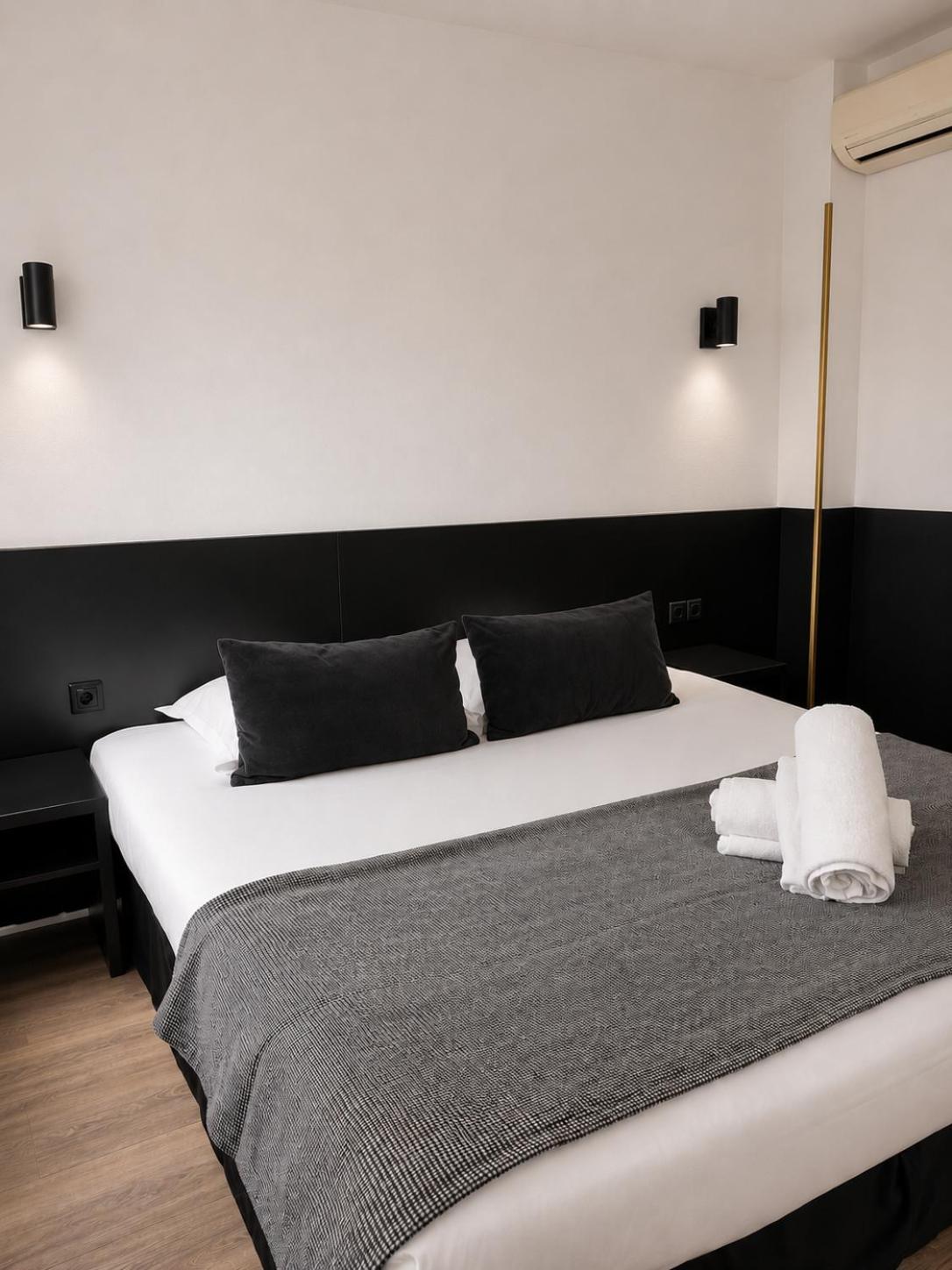 Chambre Supérieure avec Balcon et Vue sur la Ville (ascenseur)