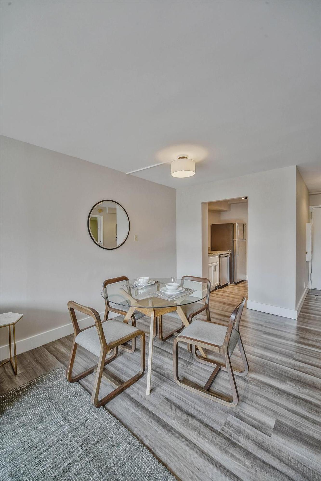 Premier One-Bedroom King Residence Full Kitchen