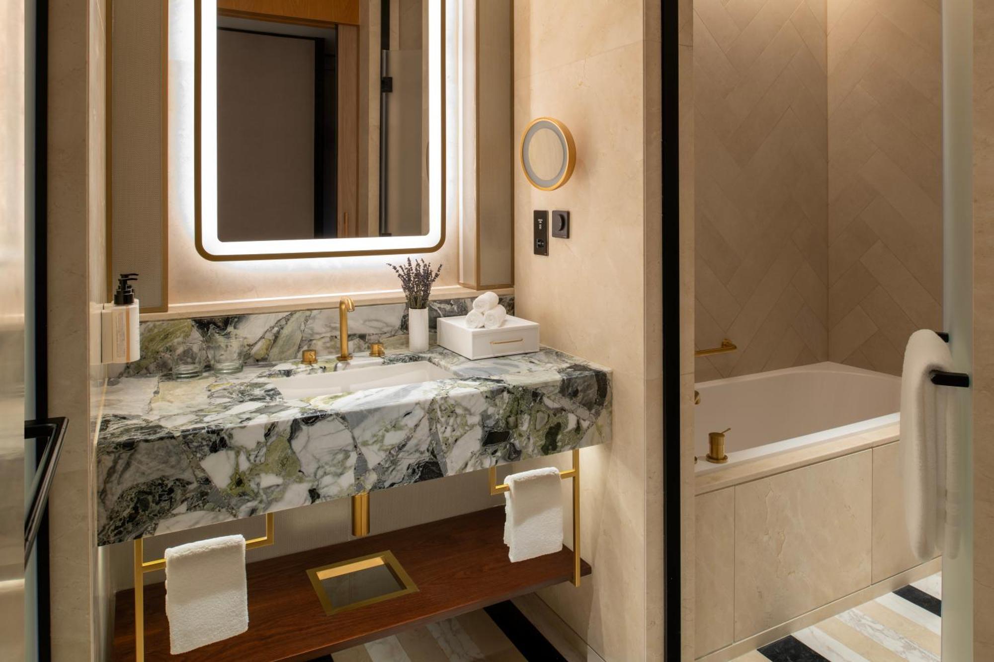 Two-Bedroom Signature Suite Direct Sea View