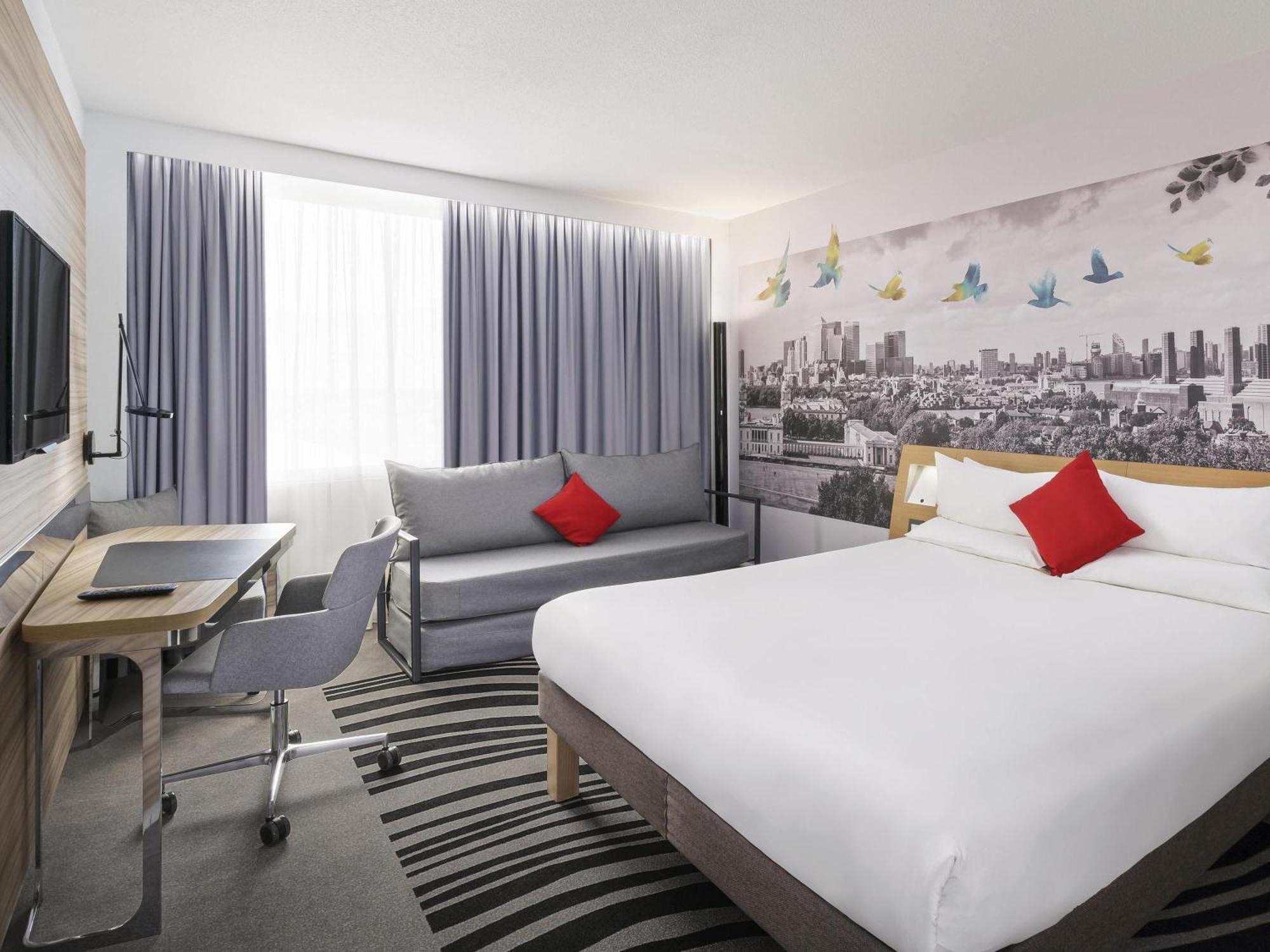 Superior Room with 1 Queen size bed + convertible sofa