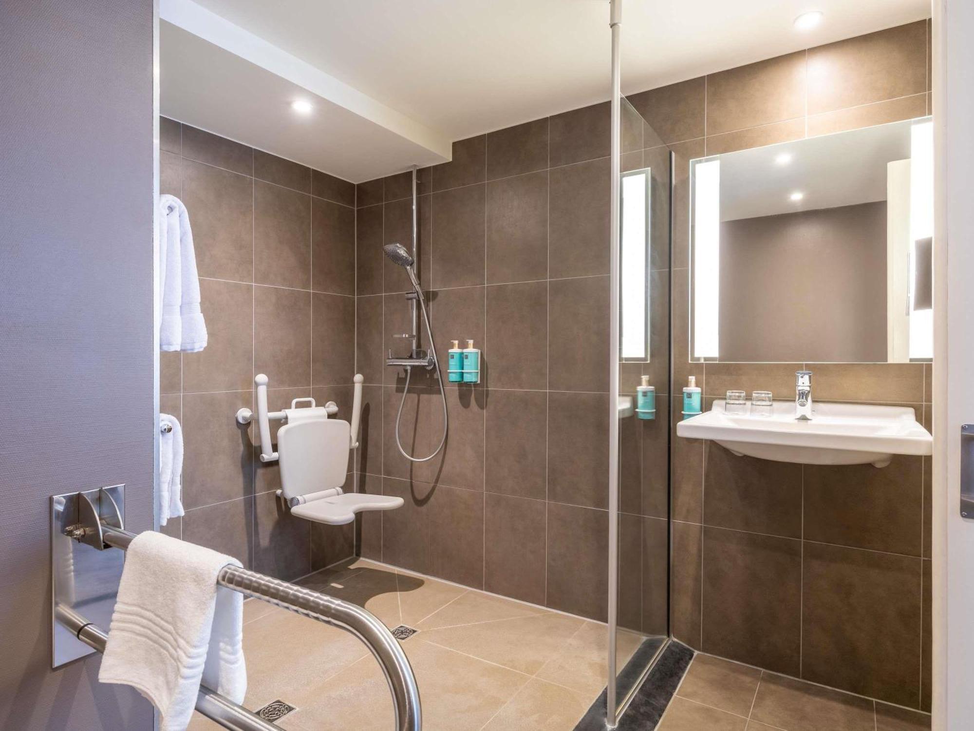 Standard Double Room Mobility Accessible