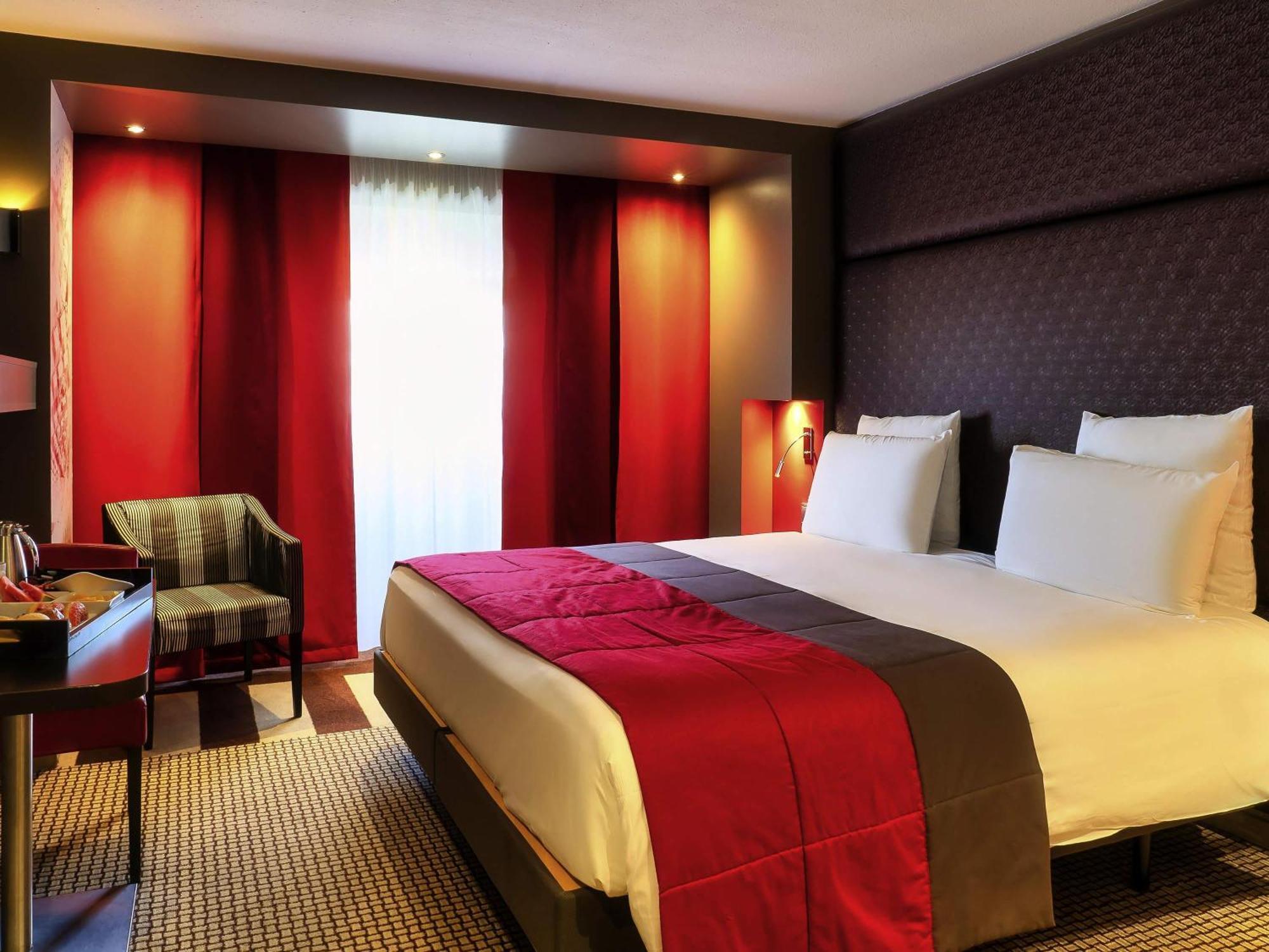 Privilege Double Room with Eiffel Tower or Sacré-Coeur View