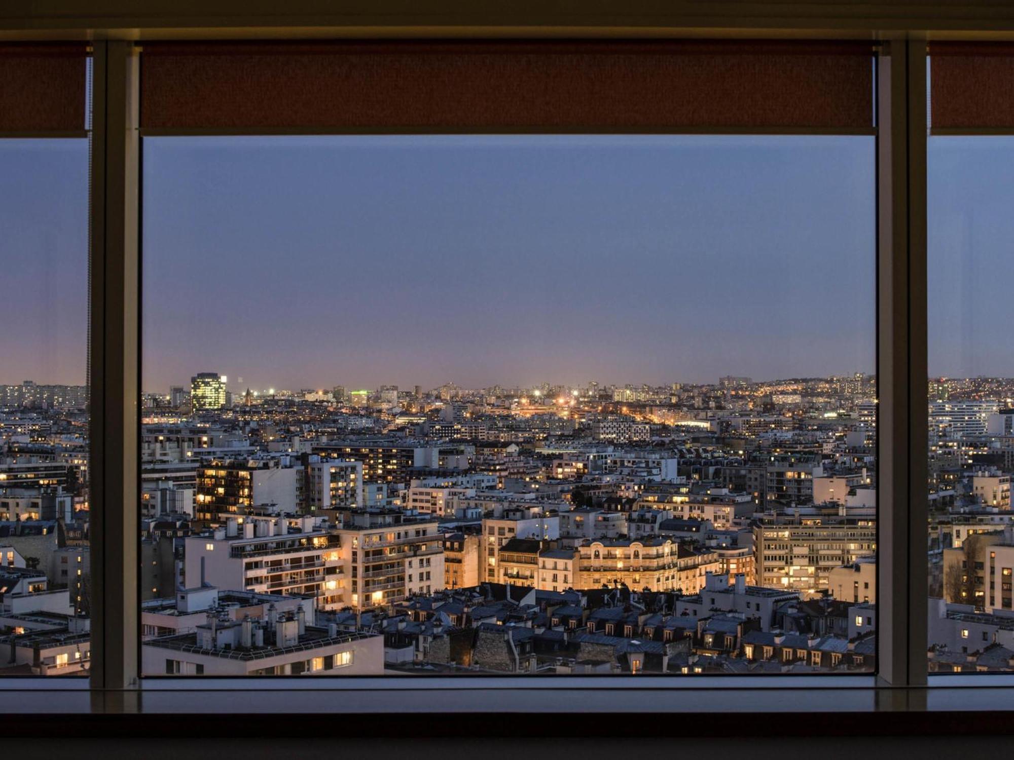 Studio Eiffel Tower View